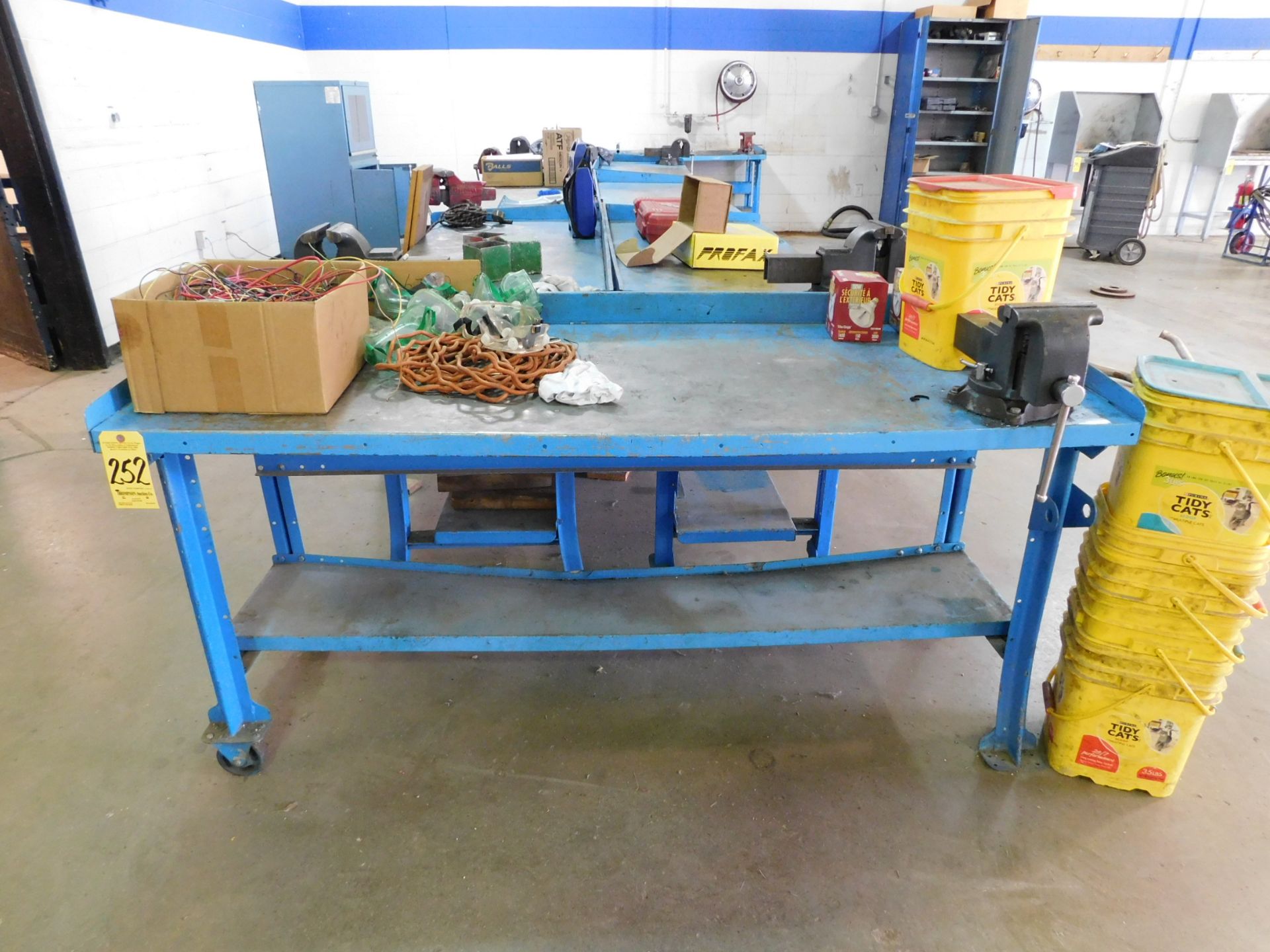 Steel Work Bench with Vise