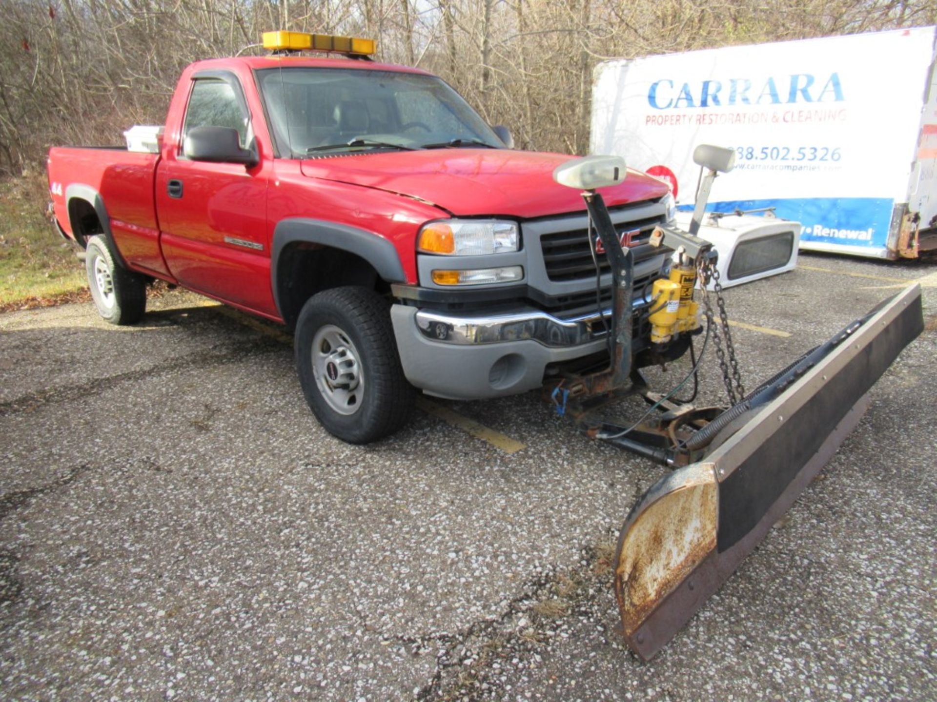 2005 GMC 2500 HD Pickup with Snow Plow, VIN 1GTHK24U05E308334, 4 WD, Automatic, AM/FM, Started - Image 4 of 37