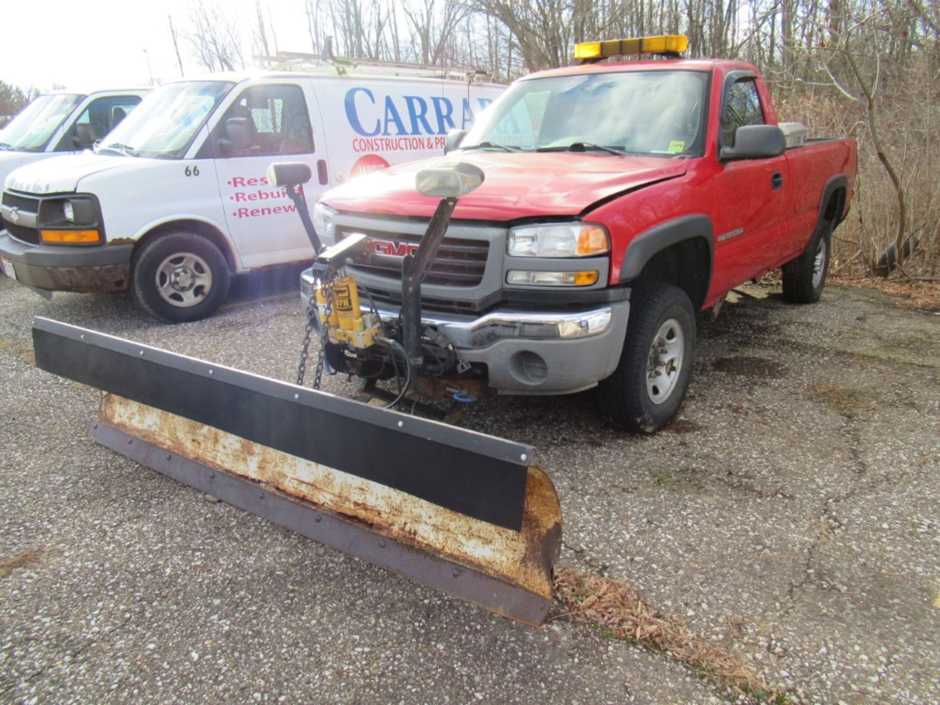 2005 GMC 2500 HD Pickup with Snow Plow, VIN 1GTHK24U05E308334, 4 WD, Automatic, AM/FM, Started - Image 2 of 37