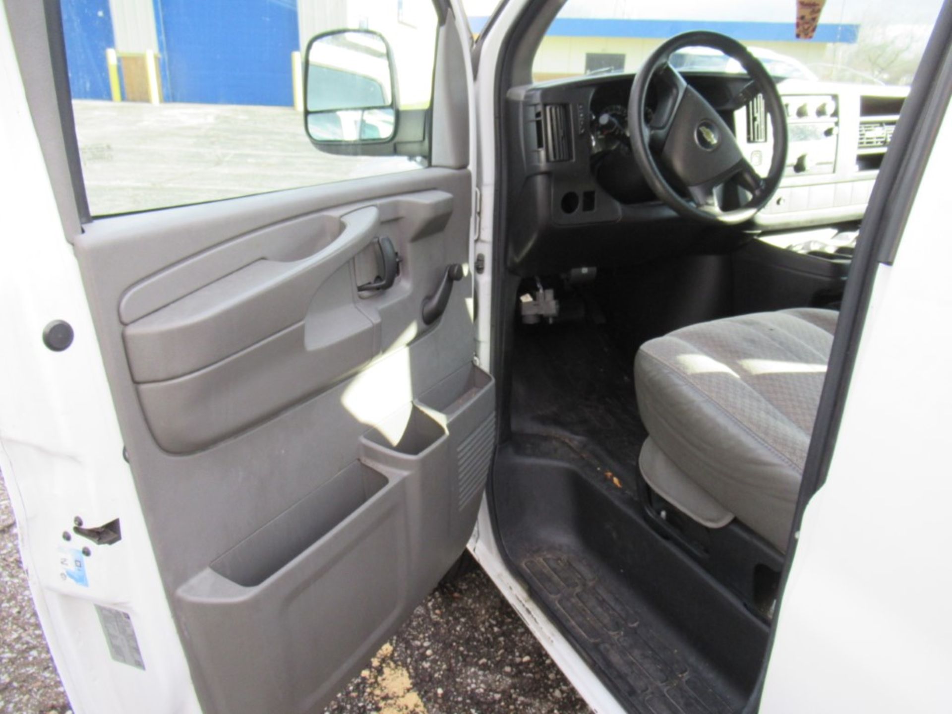 2012 Chevrolet Express Cargo Van, VIN 1GCWGGBA8C1154264, Automatic, AC, AM/FM, Towing, Cracked - Image 19 of 26