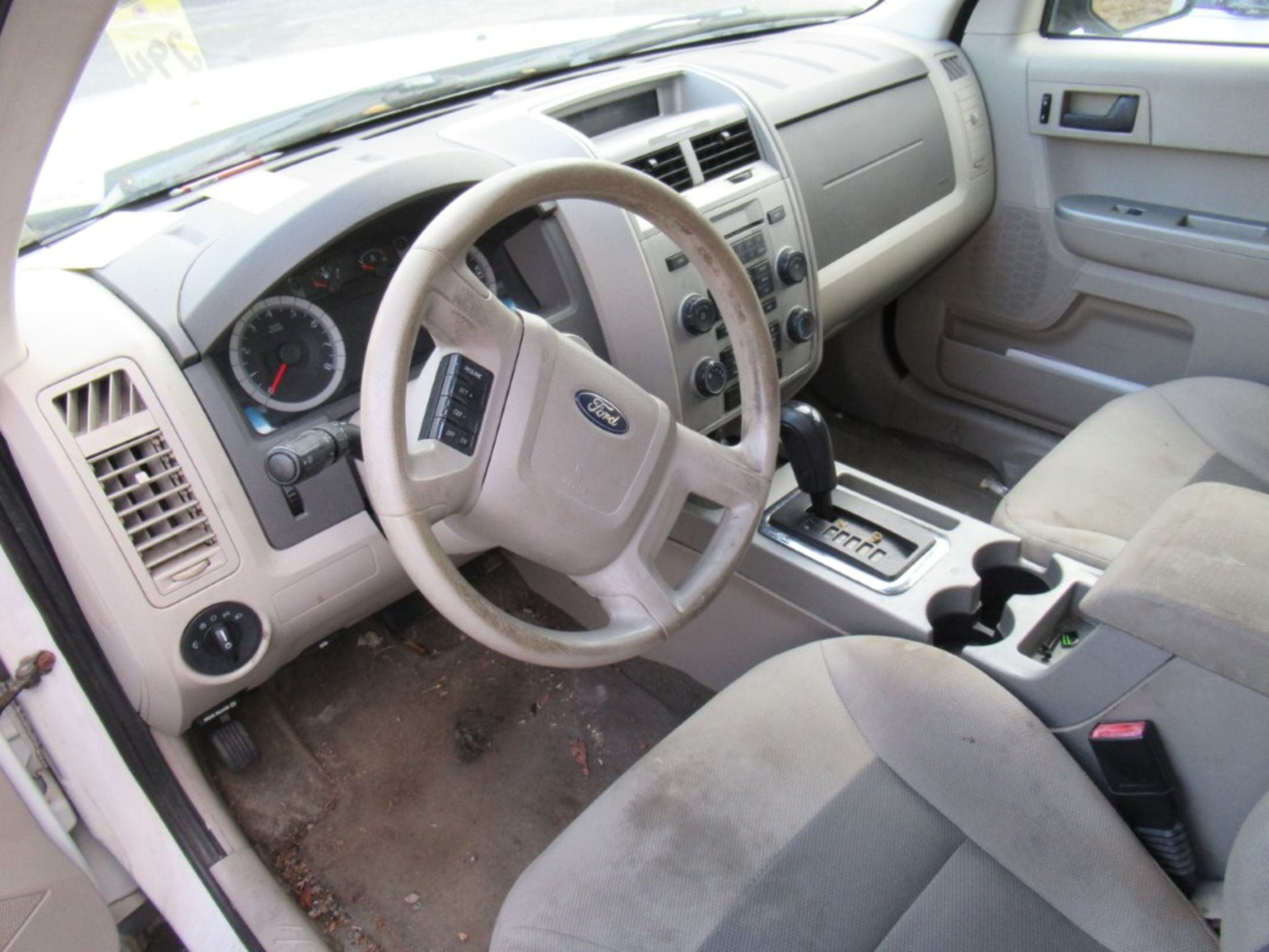 2008 Ford Escape XLT SUV , VIN 1FMCU02118KD90320, Automatic, Cruise Control, AC, PW, PL, PS, AM/FM/ - Image 26 of 31