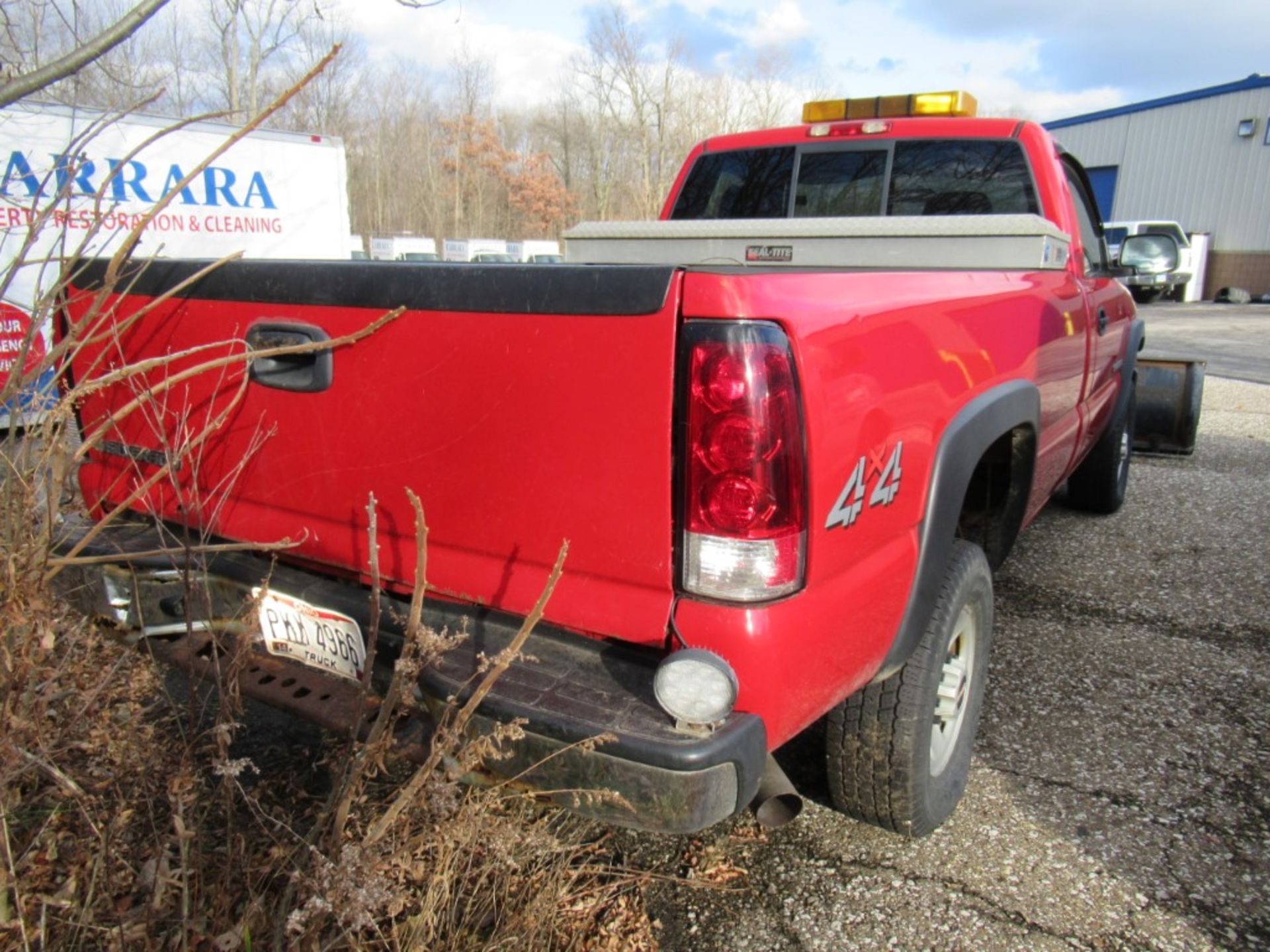 2005 GMC 2500 HD Pickup with Snow Plow, VIN 1GTHK24U05E308334, 4 WD, Automatic, AM/FM, Started - Image 6 of 37