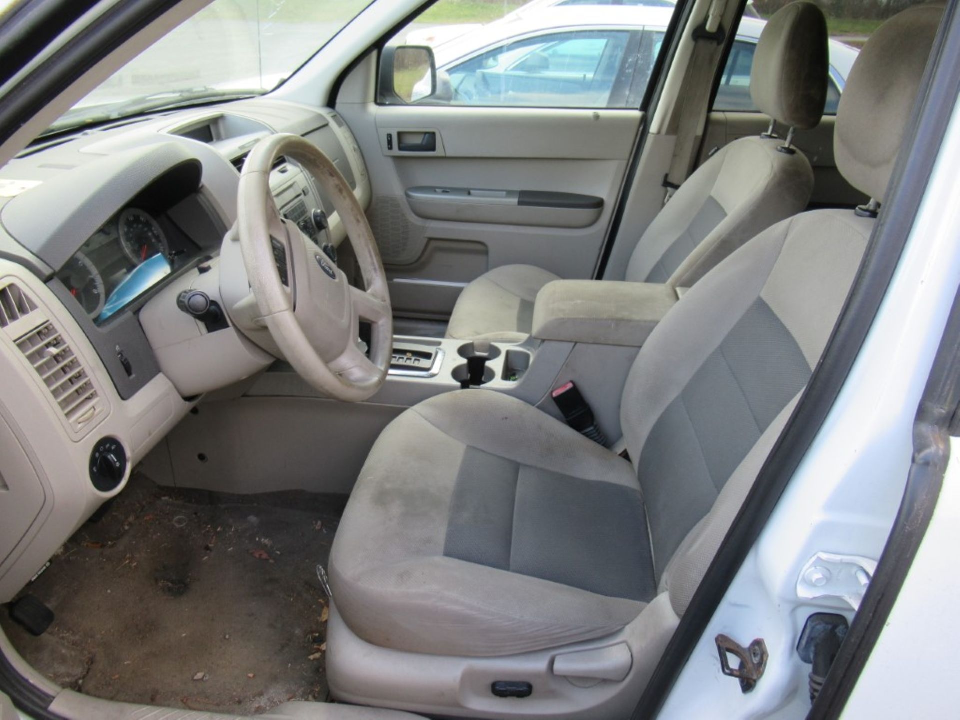 2008 Ford Escape XLT SUV , VIN 1FMCU02118KD90320, Automatic, Cruise Control, AC, PW, PL, PS, AM/FM/ - Image 25 of 31