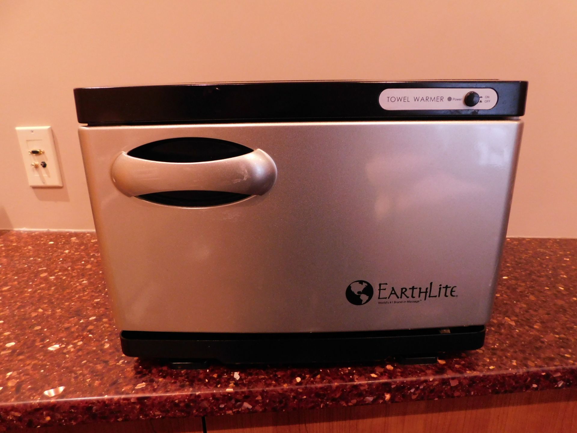 EarthLite UV Hot Towel Mini Warmer