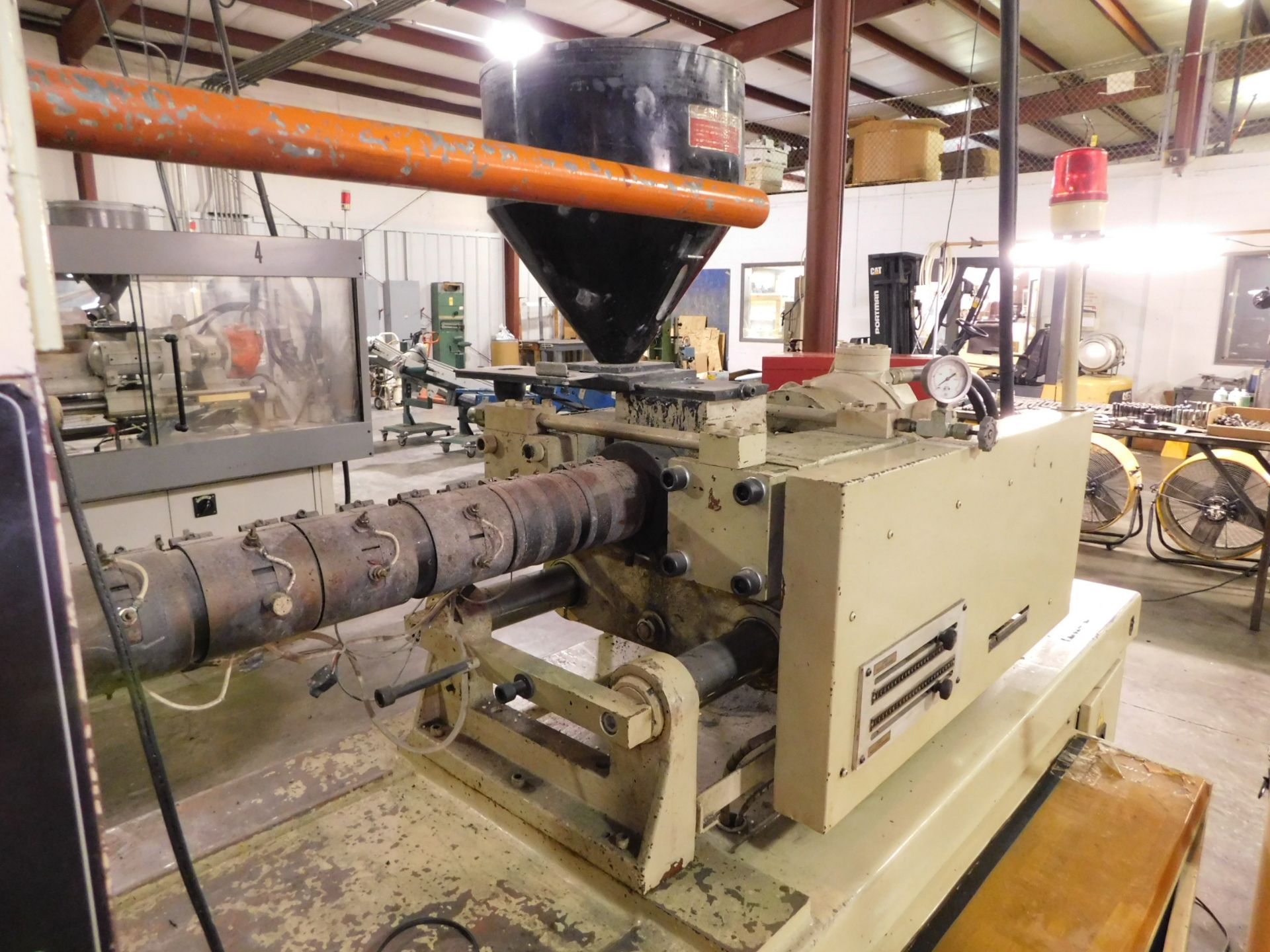 TMC Model TMC-150 Plastic Injection Molding Machine, s/n 880530, New 1988, 150 US Tons, 9.26 Oz. - Image 3 of 7