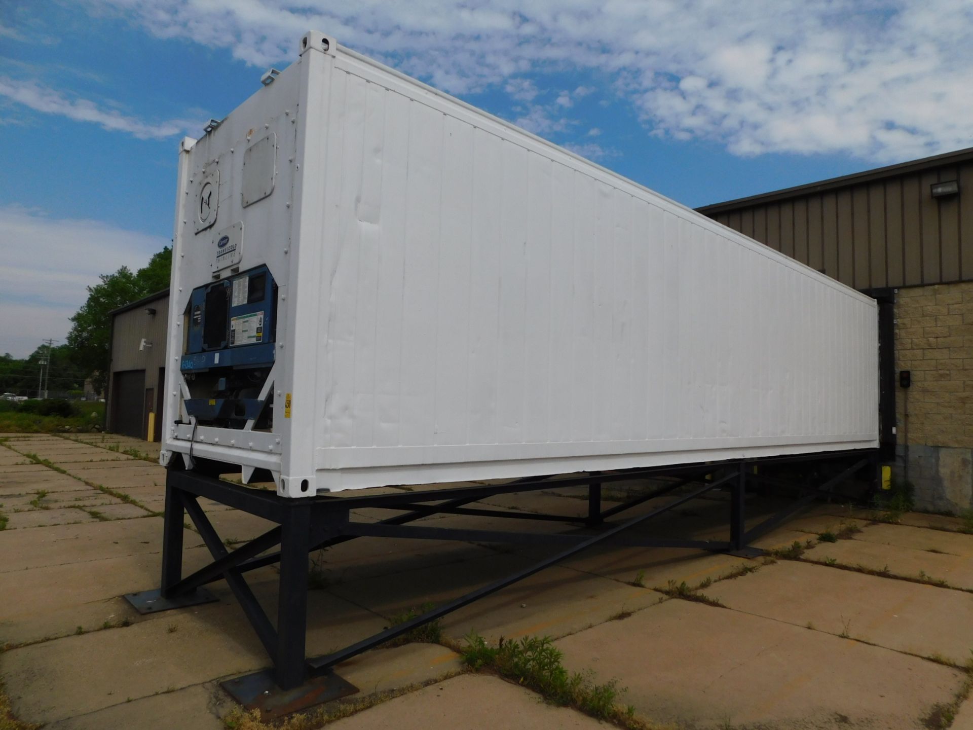 Carrier Transcold Thinline 40' Container/Freezer, Mounted on Steel Frame