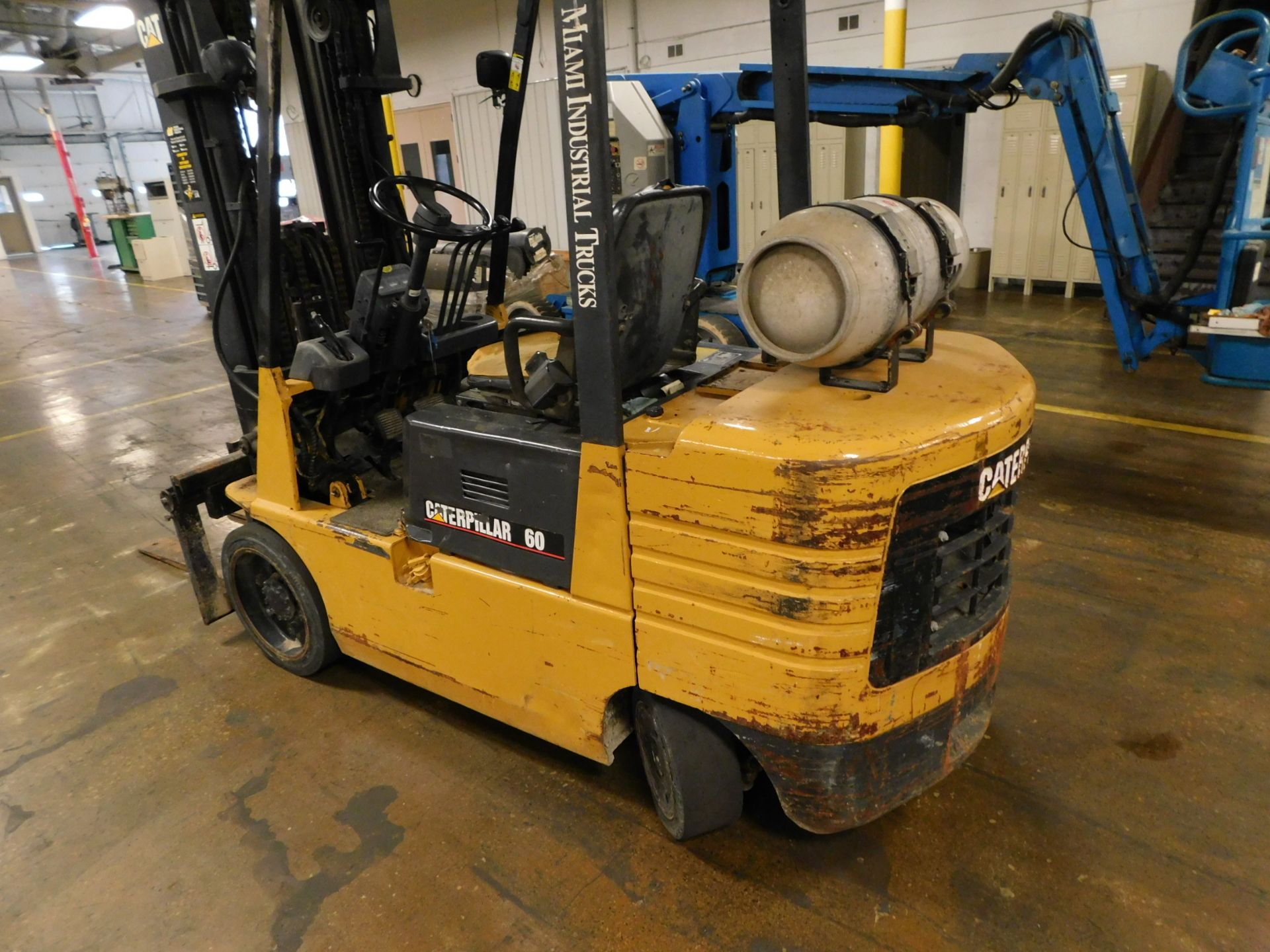 Caterpillar Model GC60 Fork Lift, s/n 6EM0L396, 5,800 Lb. Capacity, Hard Tire, 3-Stage Mast, LP, 42" - Image 6 of 12