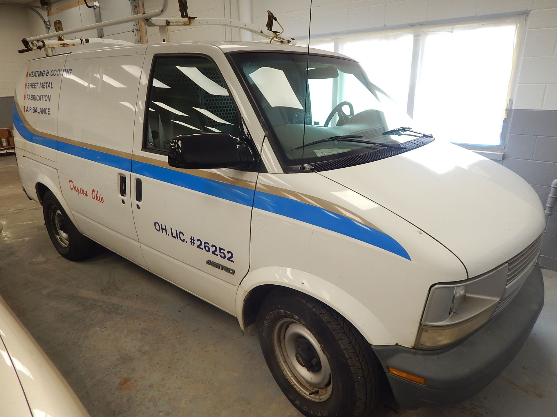 2000 Chevrolet Astro Van, approx, 175,000 miles - Image 3 of 10