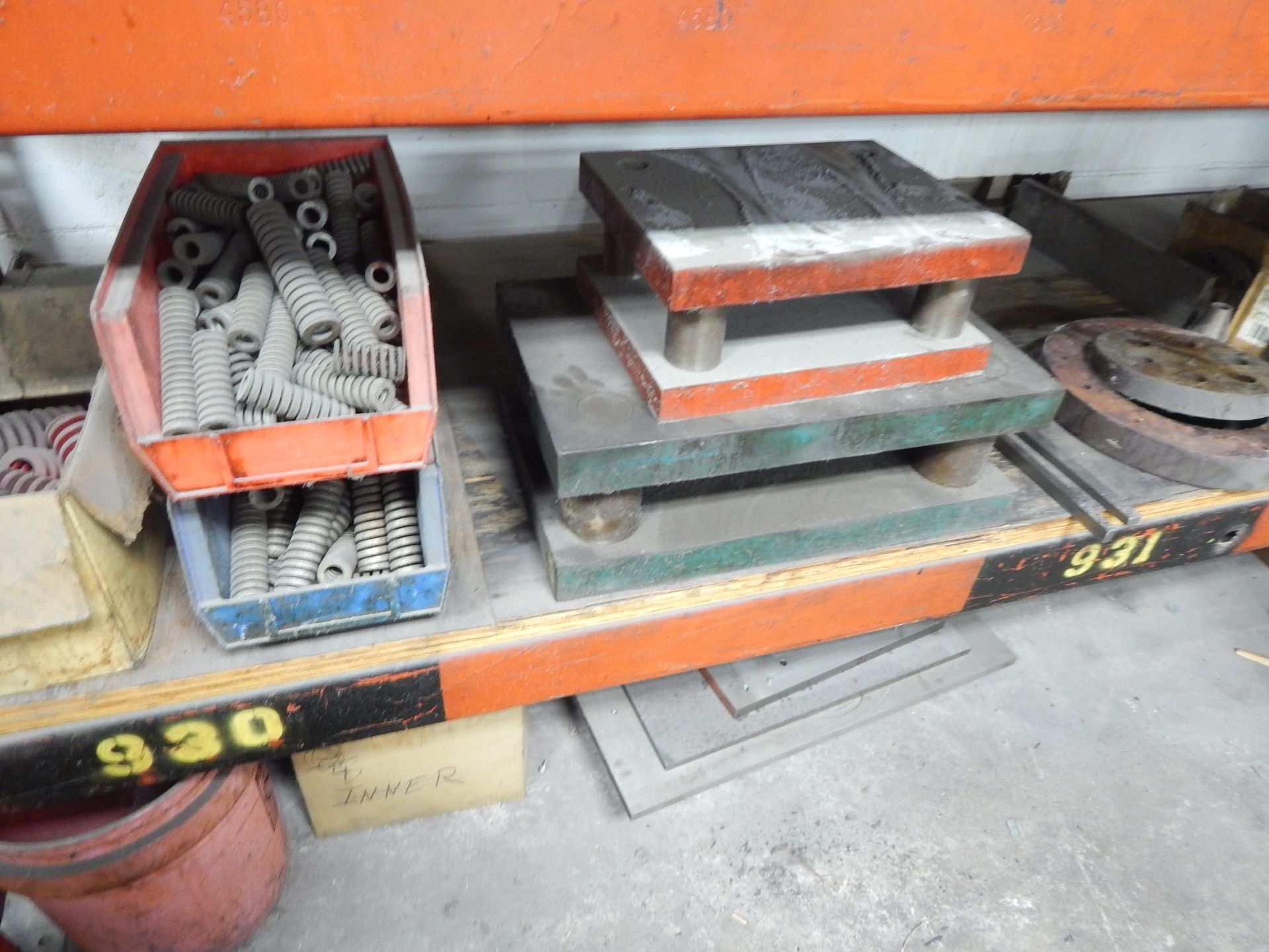 Pallet Shelving and Contents - Image 2 of 9