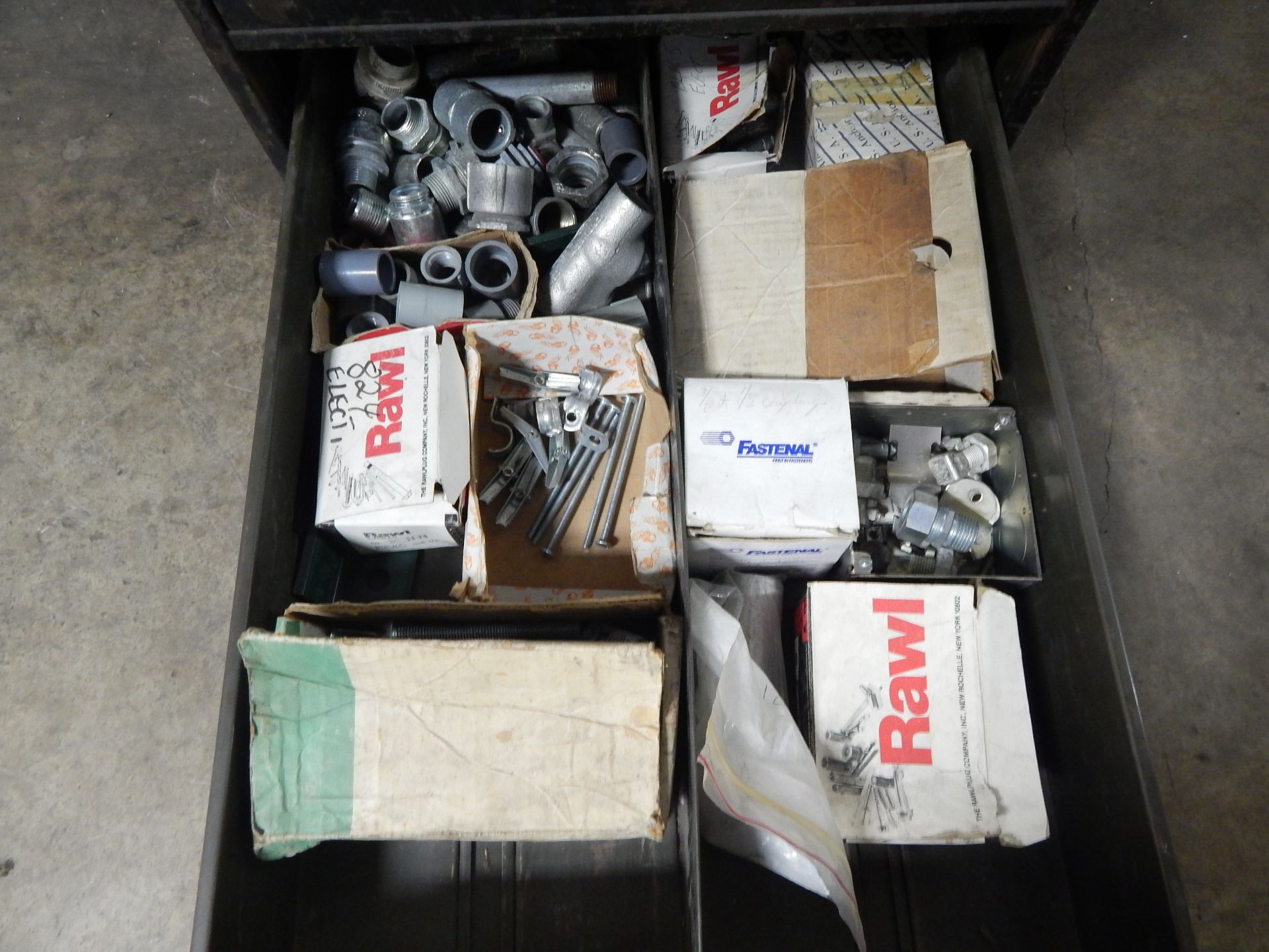 4-Drawer Cabinet with Electrical Components - Image 6 of 7