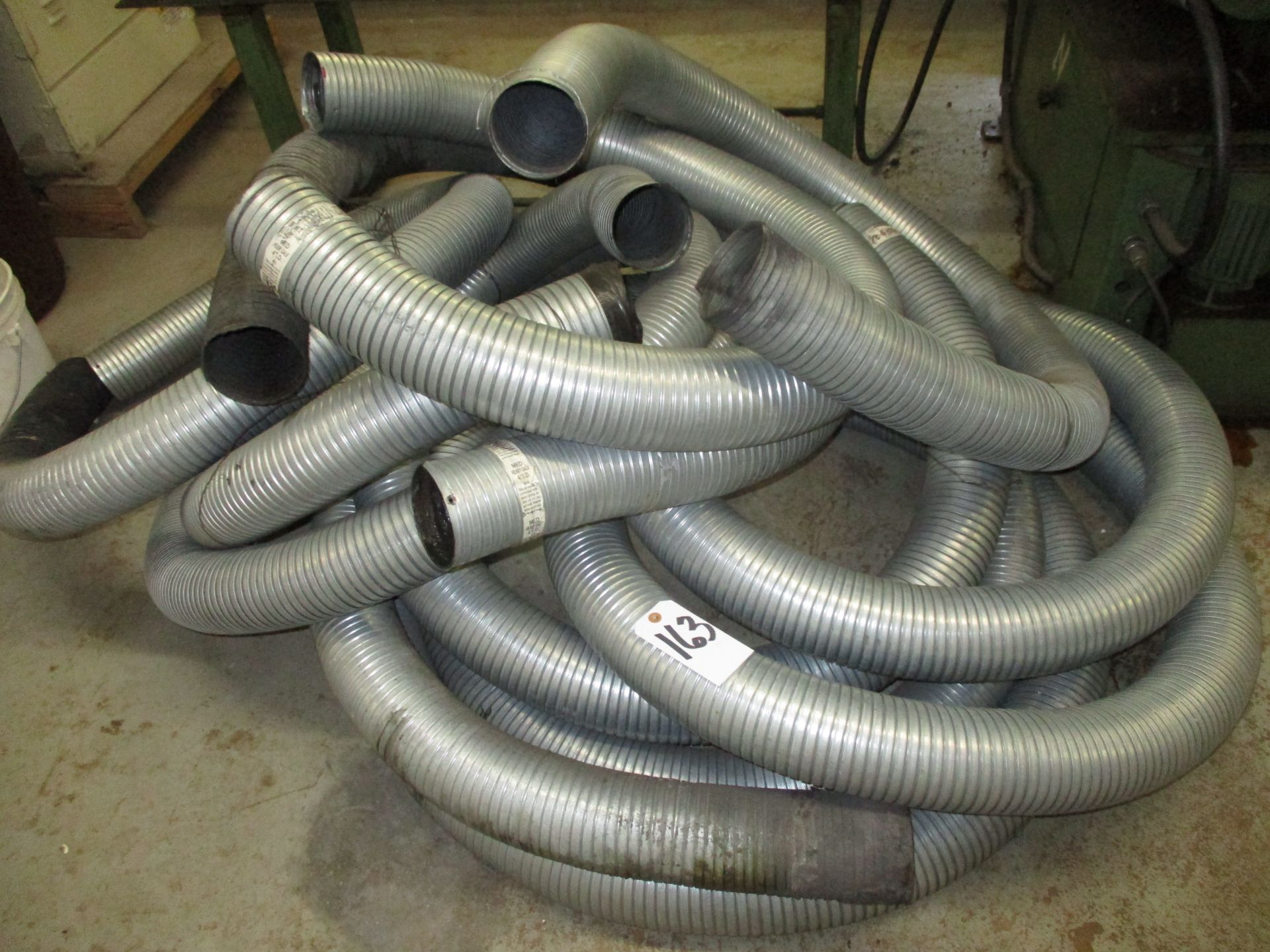 Lot, 4" Flexible Metal Hose