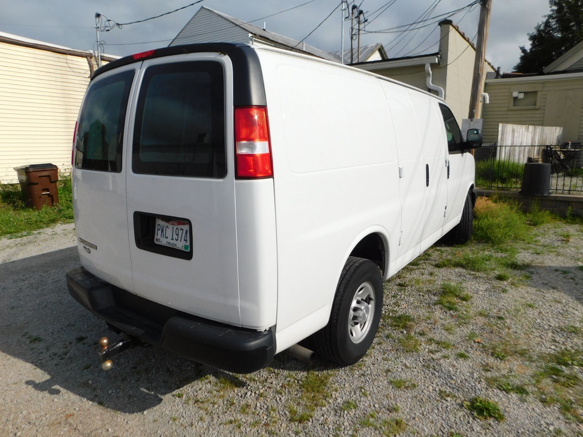 2017 Chevy 2500 Express Cargo Van, 18,100 Miles, L20 4.8L Engine, Gas Hitch, VIN 1GCWGAFF8H1347332 - Image 4 of 12