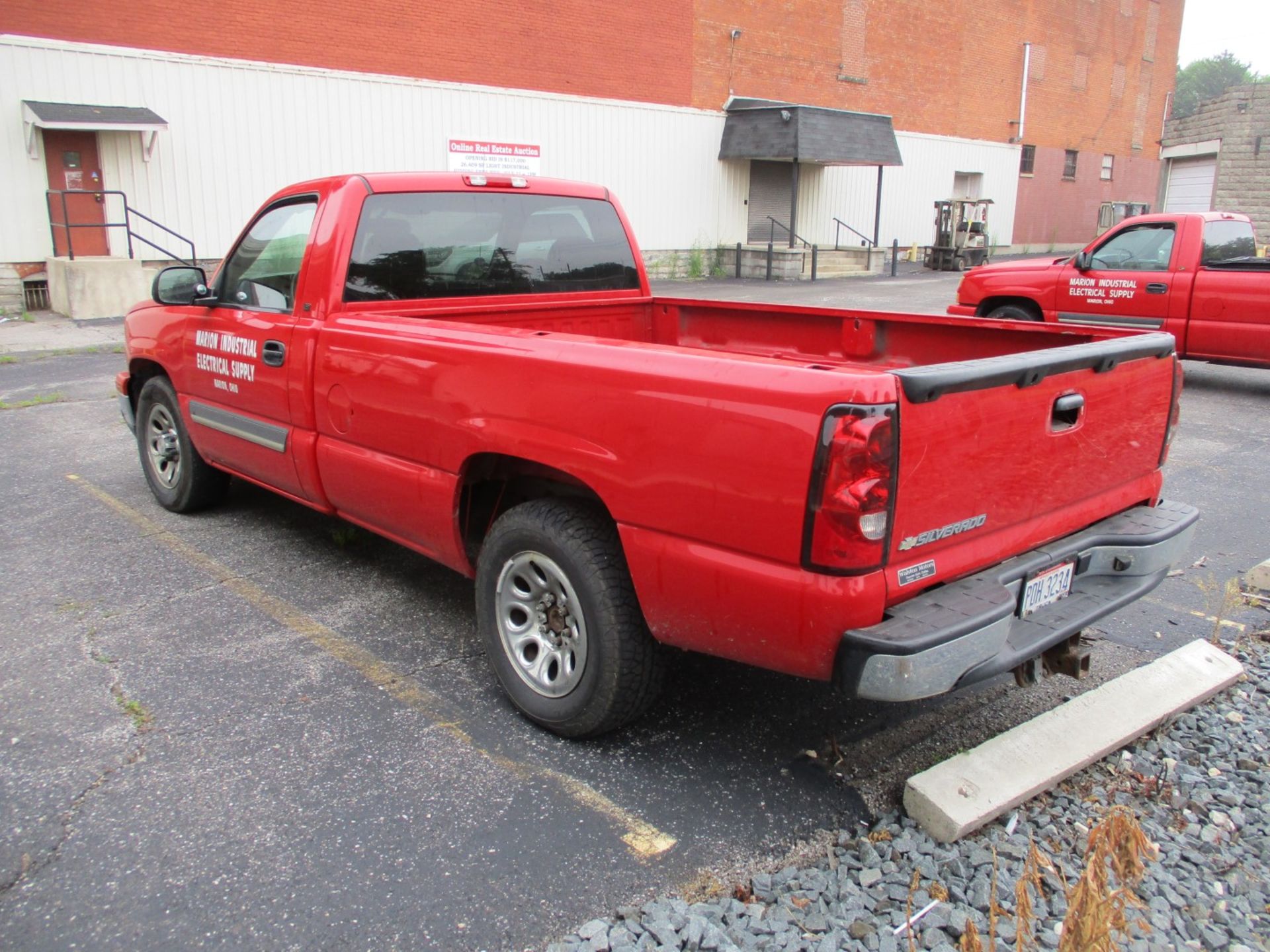 2006 Chevrolet Silverado 1500 LT Pickup, VIN 1GCEC14T46E140572, Regular Cab, Automatic, AC, 8' - Image 3 of 26