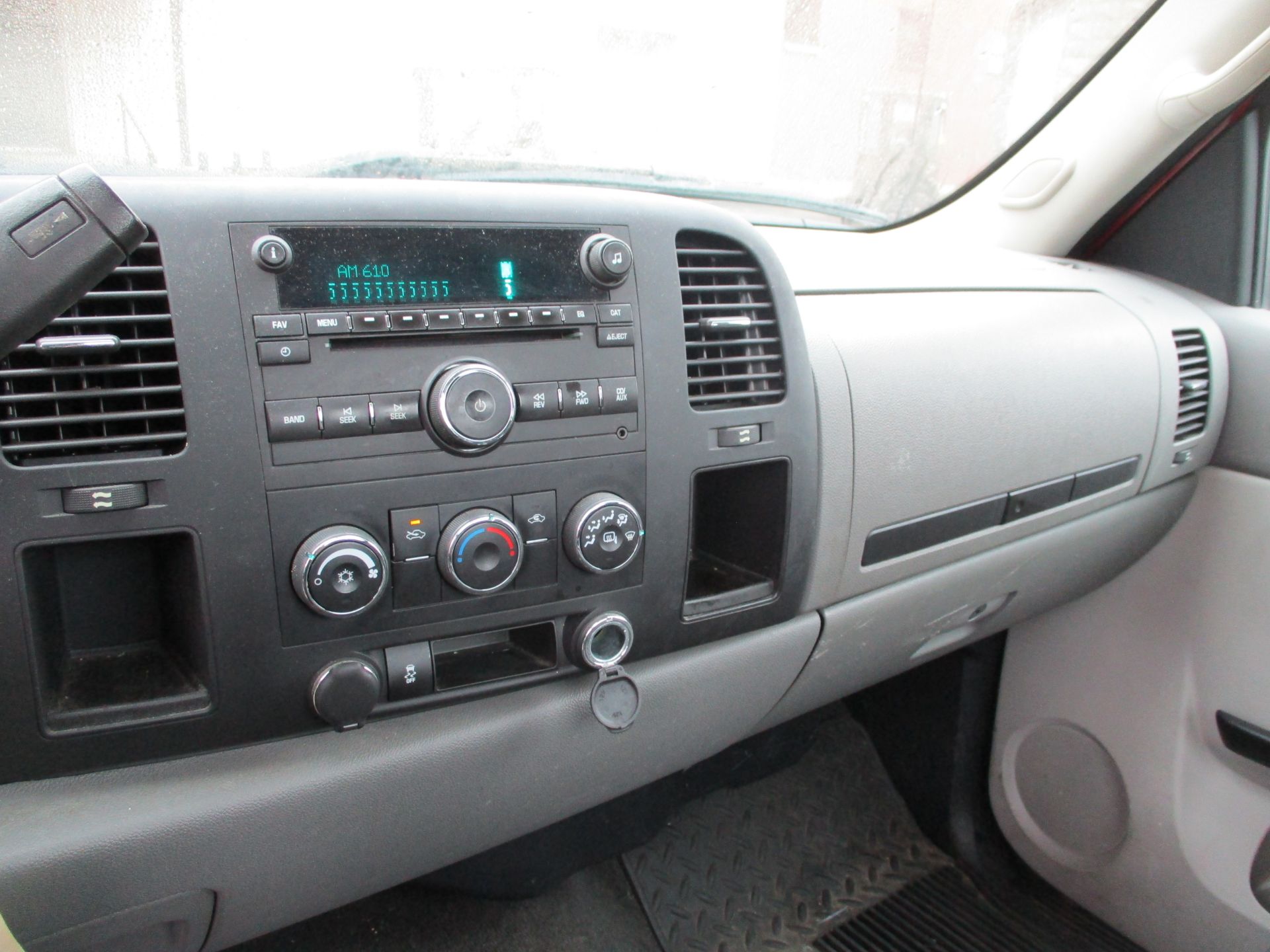 2012 GMC Sierra 1500 Pickup, VIN 1GTN1TEAXCZ138182, Regular Cab, Automatic, AC, 8' Bed, Tonneau - Image 17 of 24