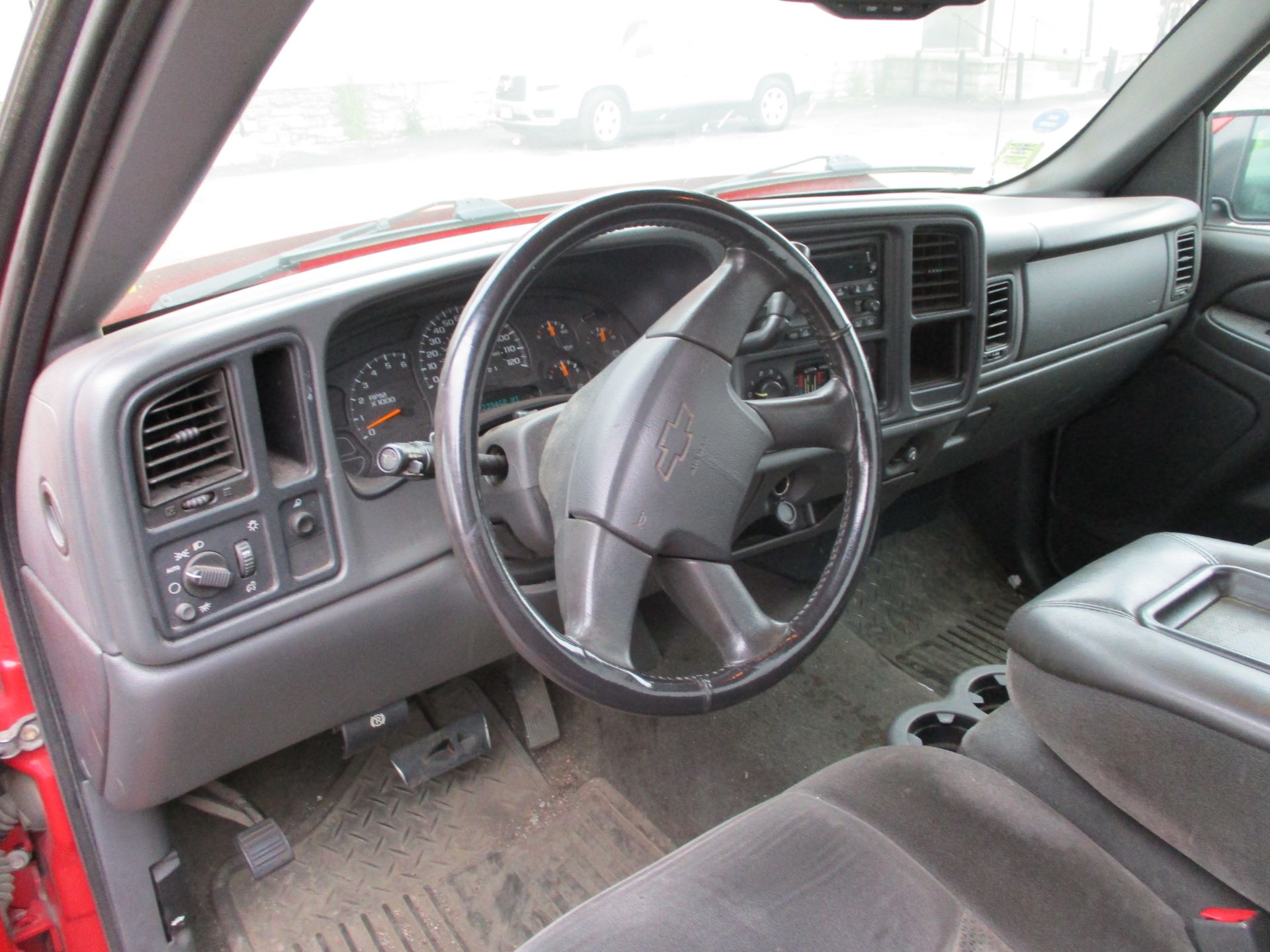 2006 Chevrolet Silverado 1500 LT Pickup, VIN 1GCEC14T46E140572, Regular Cab, Automatic, AC, 8' - Image 18 of 26