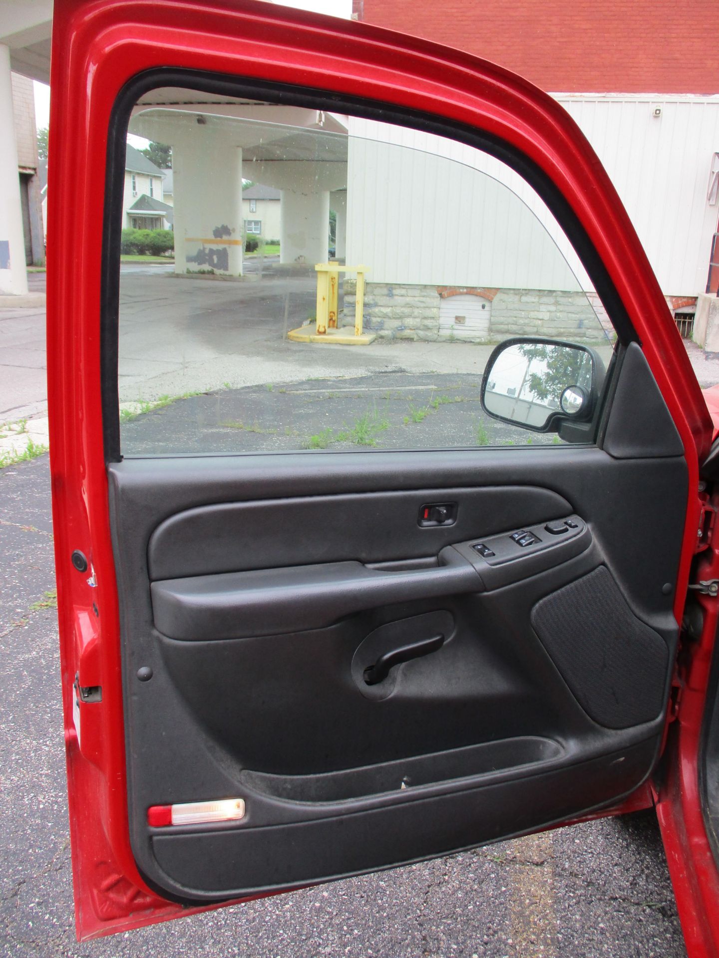 2006 Chevrolet Silverado 1500 LT Pickup, VIN 1GCEC14T46E140572, Regular Cab, Automatic, AC, 8' - Image 14 of 26