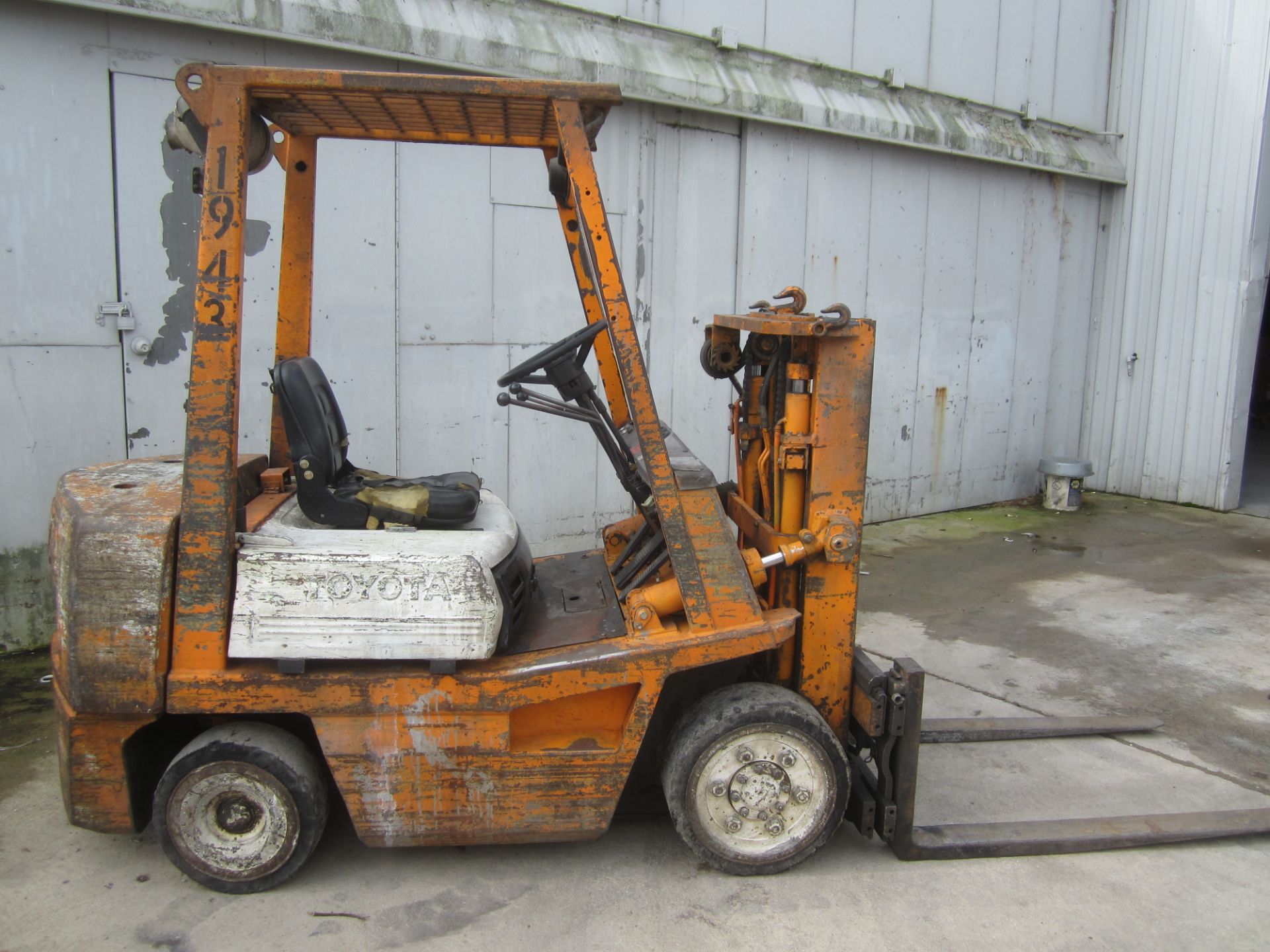 Toyota Model 02-2FDC25 Fork Lift, s/n 2FDC25-12747, 5,000 Lb. Capacity, Diesel, Hard Tire, 2-Stage - Image 3 of 8