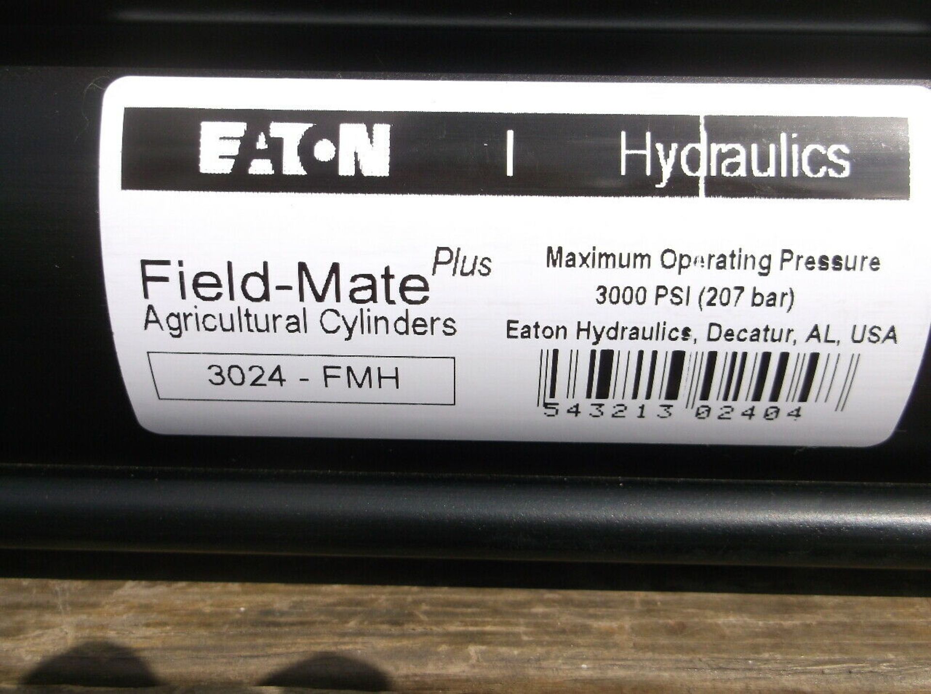 New Eaton Fieldmate Plus Agricultural Hydraulic Cylinder Model# 3024-FMH, 24" Stroke, 3" Bore, Ram D - Image 2 of 4