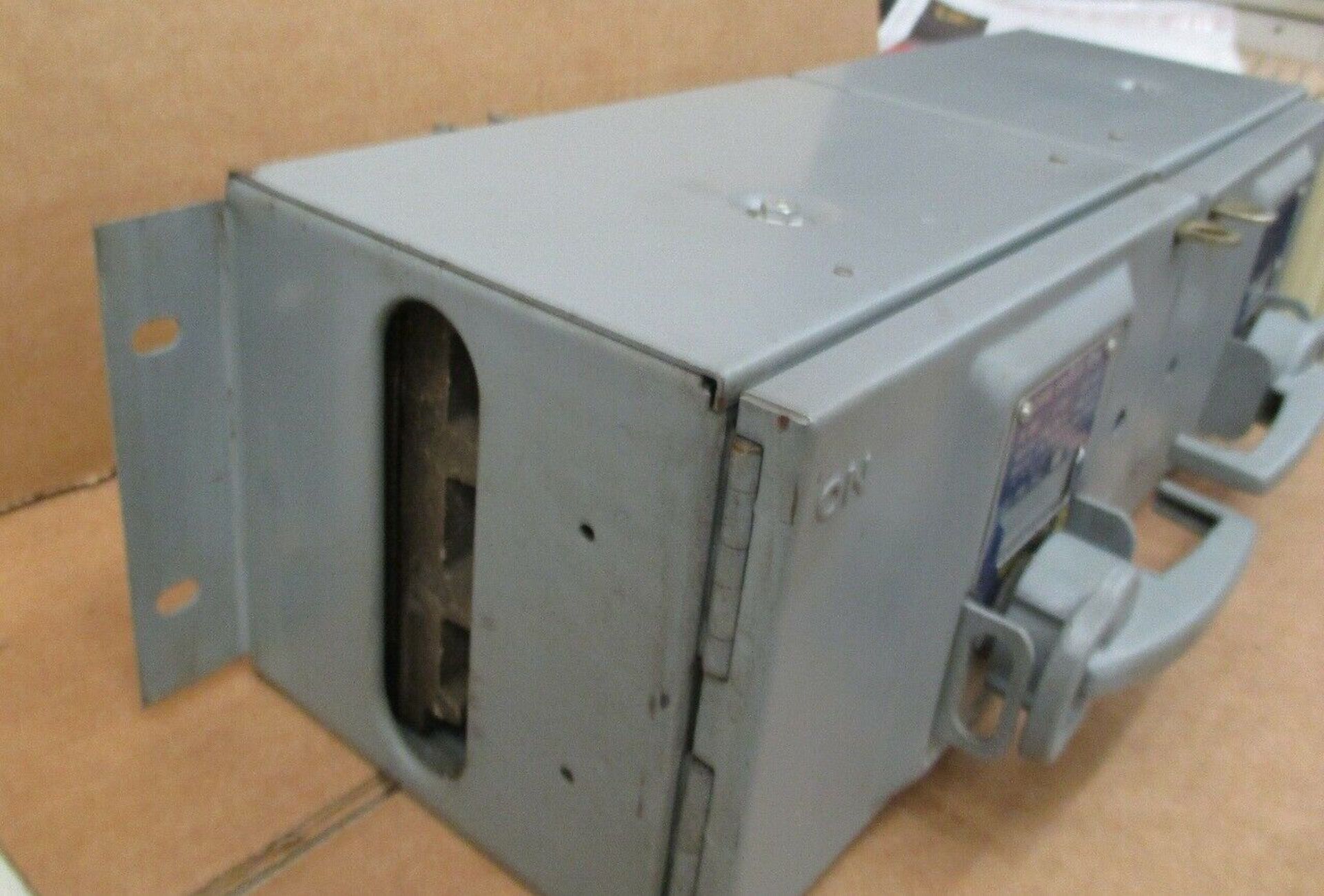 Square D QMB3603T Twin 30 Amp 600 Volt 3 Phase Panelboard Switch - Image 6 of 6