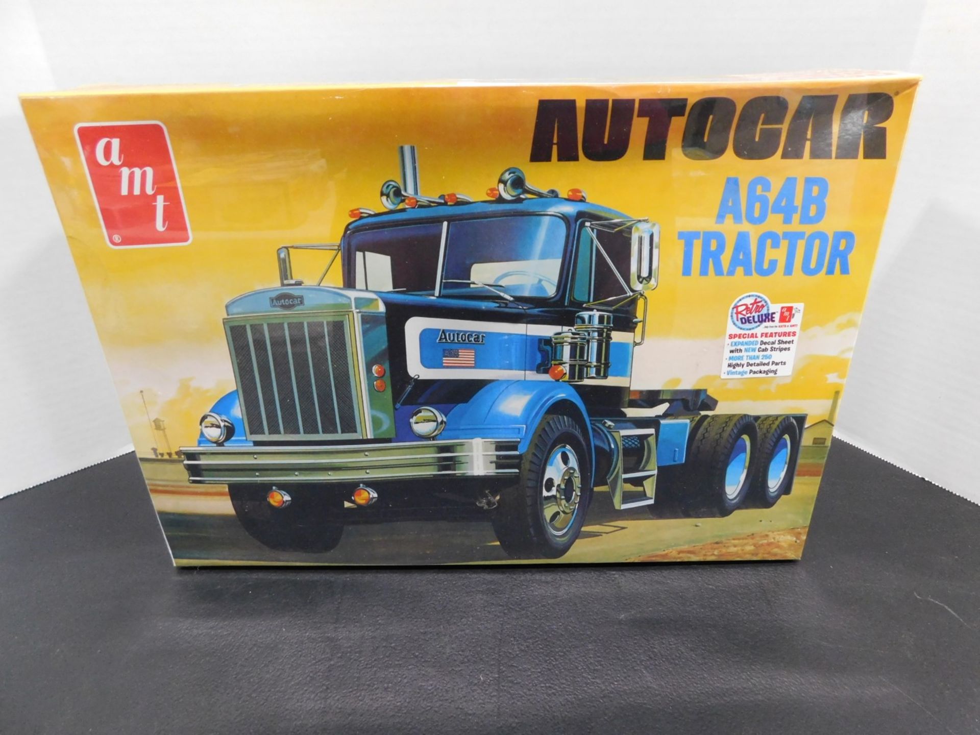 AMT Autocar A64B Tractor Model, AMT1099/06