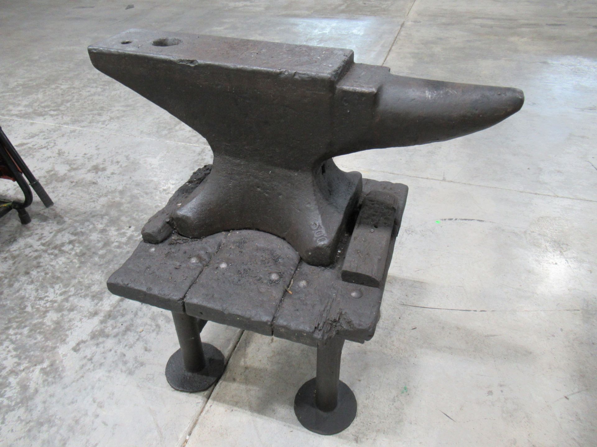 Anvil Est. 500 lbs., 36" Long x 17" Tall x 6.5" Wide - Image 3 of 8