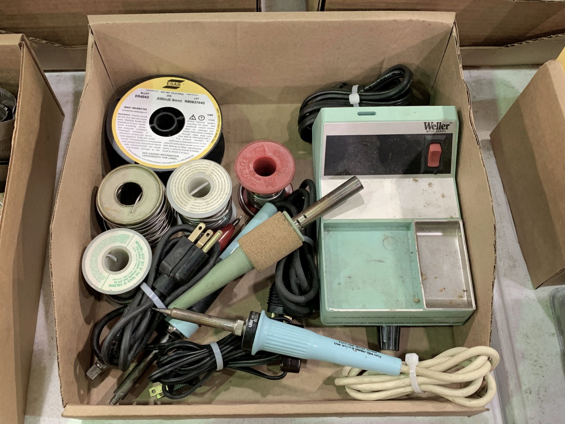 Lot-Soldering Tools with Soldering Gun in (1) Box