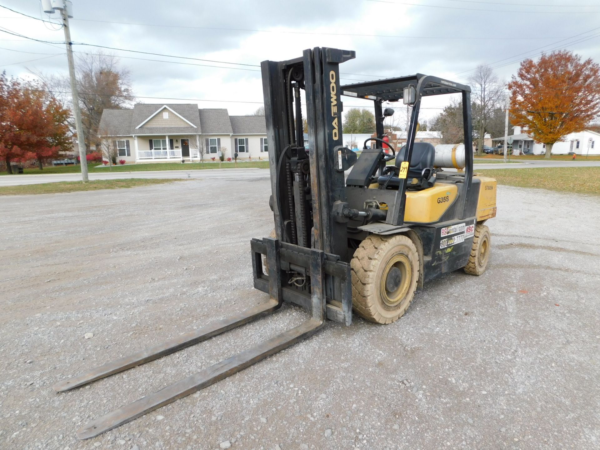 Daewoo Model G35S-2 Forklift, SN G2-00191, 6,700 lb. cap., LP, Solid Pneumatic Non-Marking Tires, - Image 2 of 20