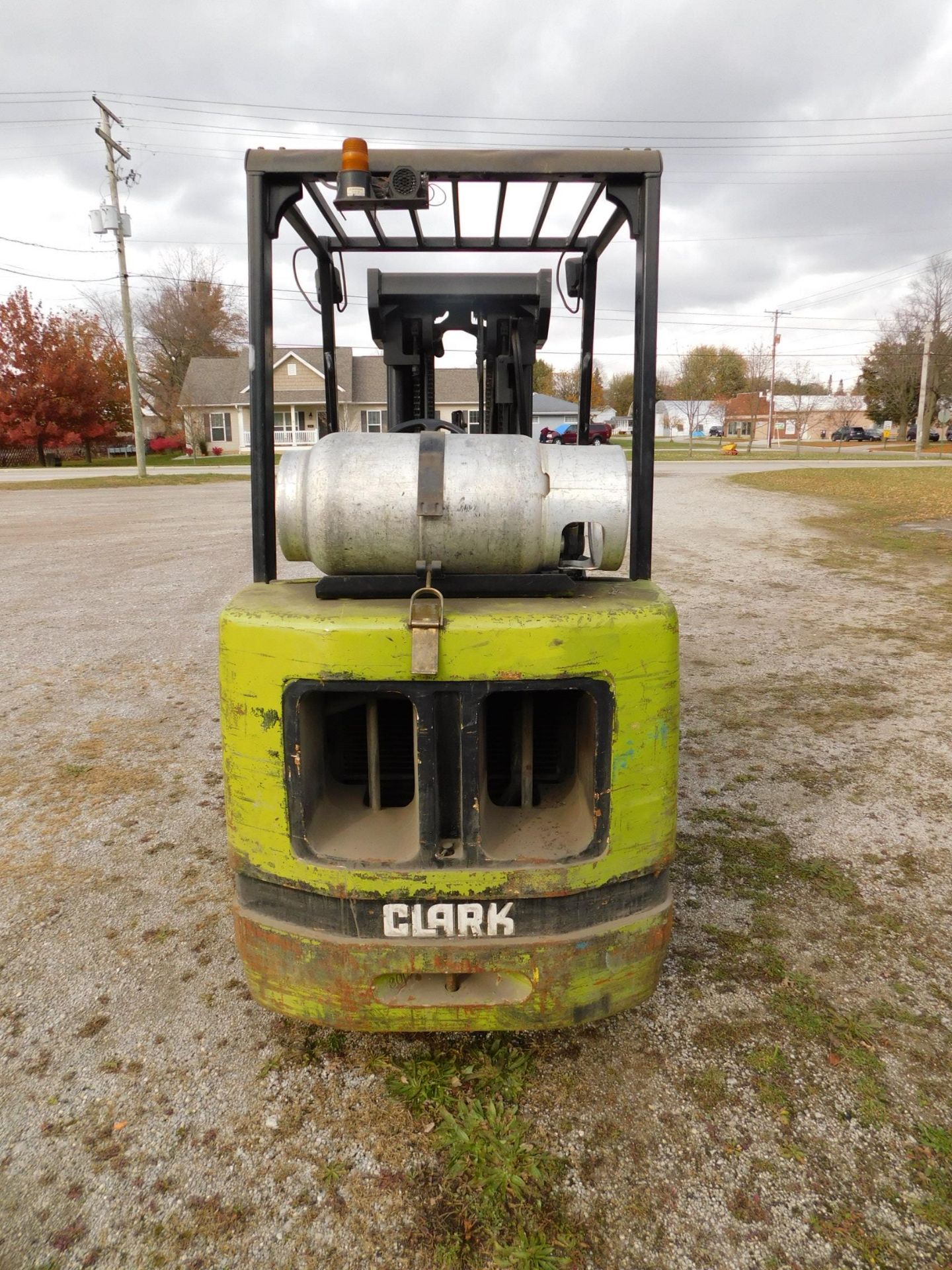 Clark Model CGC30 Forklift, SN C365L-0419-9516FB, 4,200 lb. cap., LP, Hard Tire, 3-Stage Mast, - Image 4 of 21