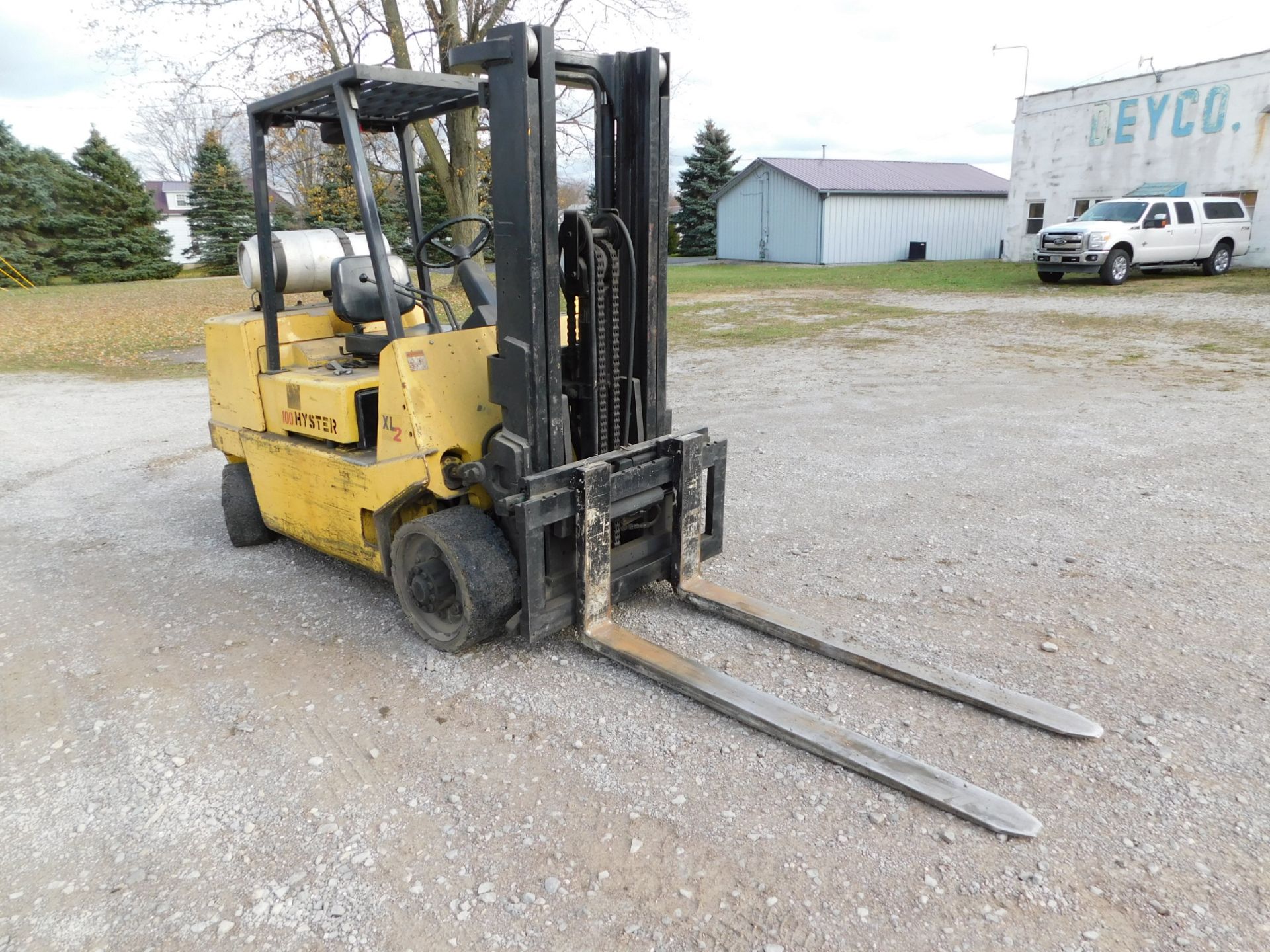 Hyster Model S100XL2 Forklift, SN D004V088195, 9,100 lb. cap., LP, Hard Tire, 2-Stage Mast, Side - Image 7 of 16