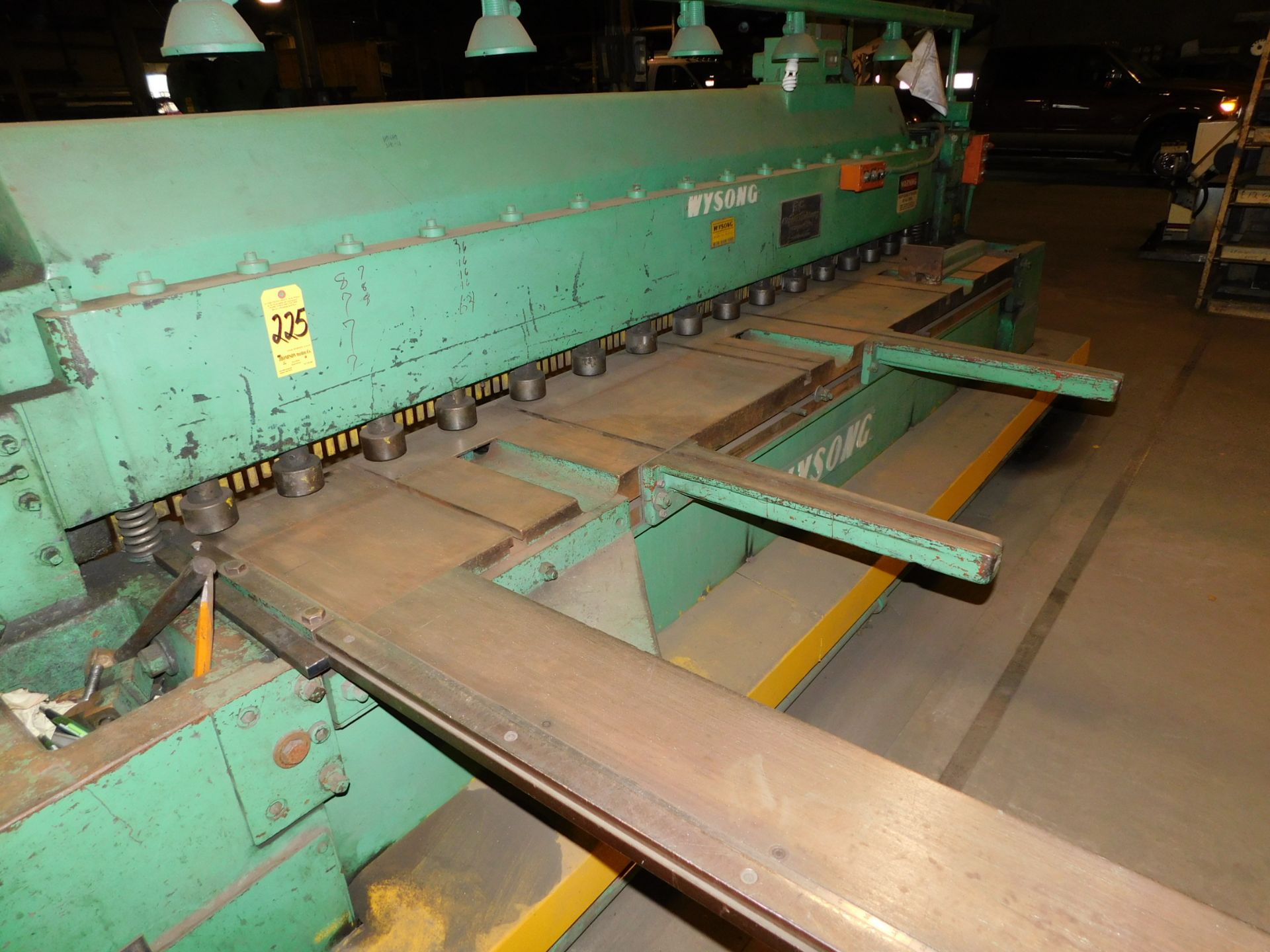 Wysong Model 1025 Power Squaring Shear, SN P37-372, 6' Squaring Arm, (3) Front Support Arms, 36" - Image 3 of 10