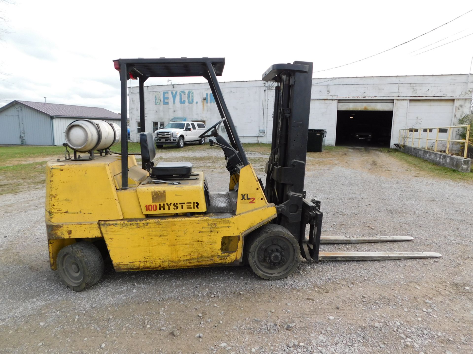 Hyster Model S100XL2 Forklift, SN D004V088195, 9,100 lb. cap., LP, Hard Tire, 2-Stage Mast, Side - Image 6 of 16