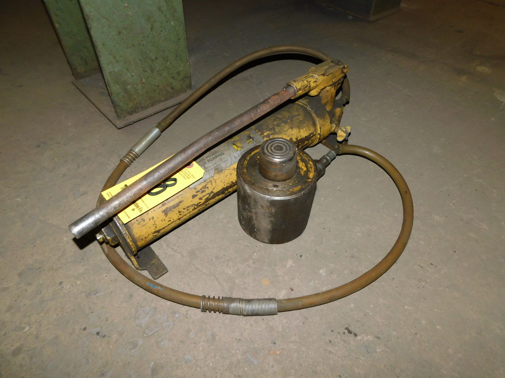 Enerpac Hand-Operated Hydraulic Pump with Hydraulic Cylinder