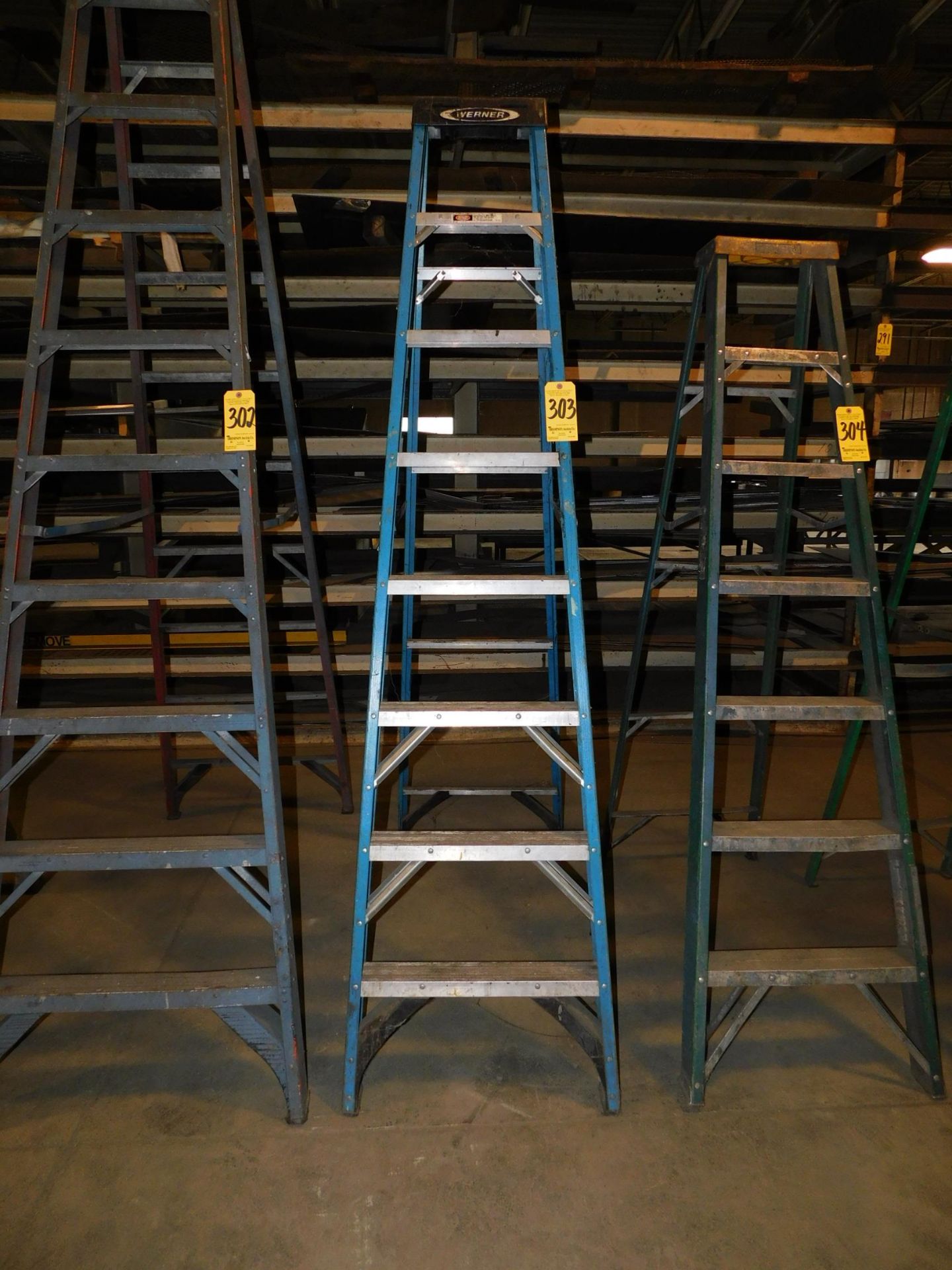Werner 8 Ft. Fiberglass Ladder