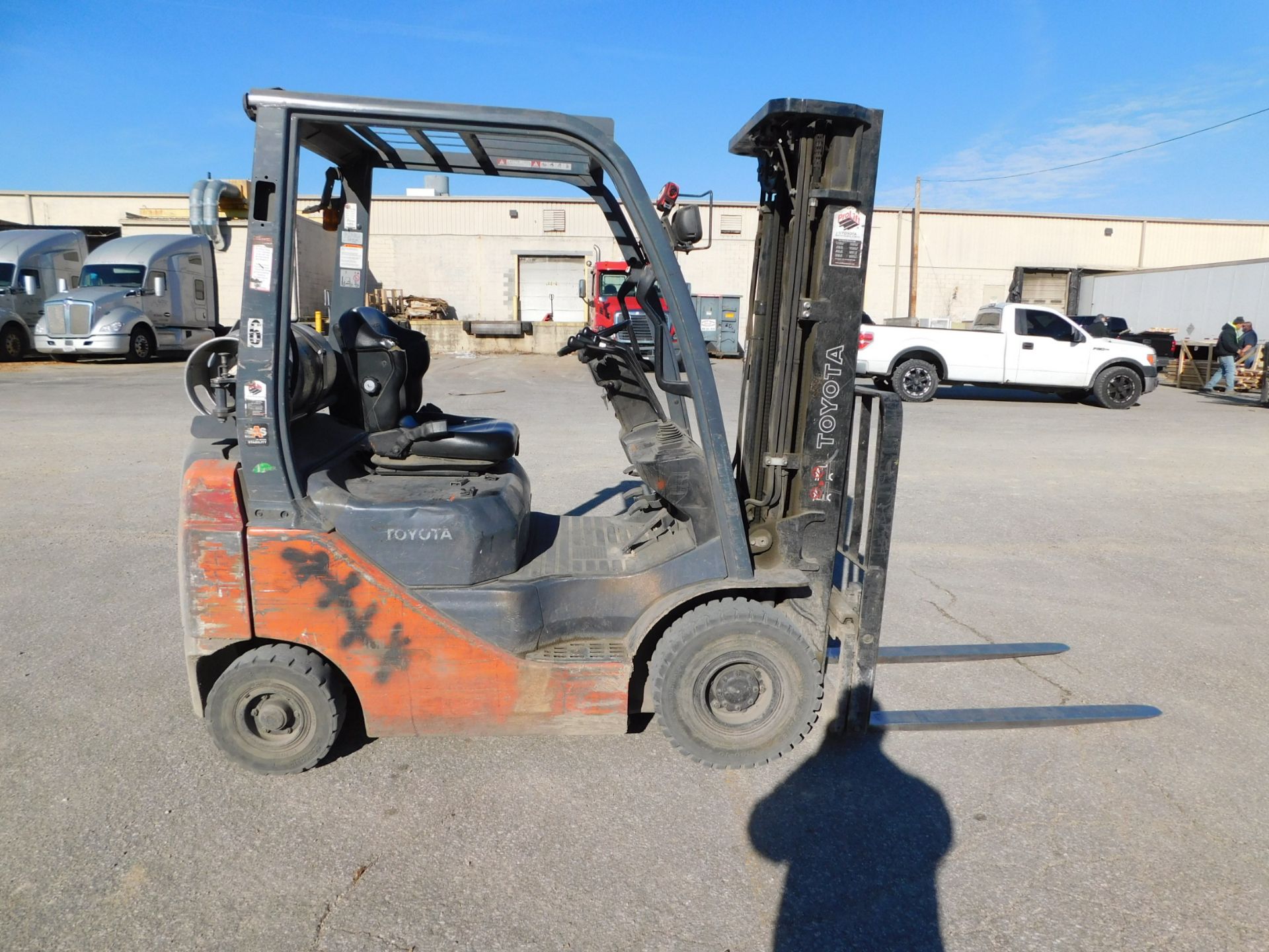 Toyota 8FGU15 Fork Lift Truck, SN 64658, 2,500 lb. Max. Load Capacity, LP Gas Engine, Overhead - Image 8 of 21