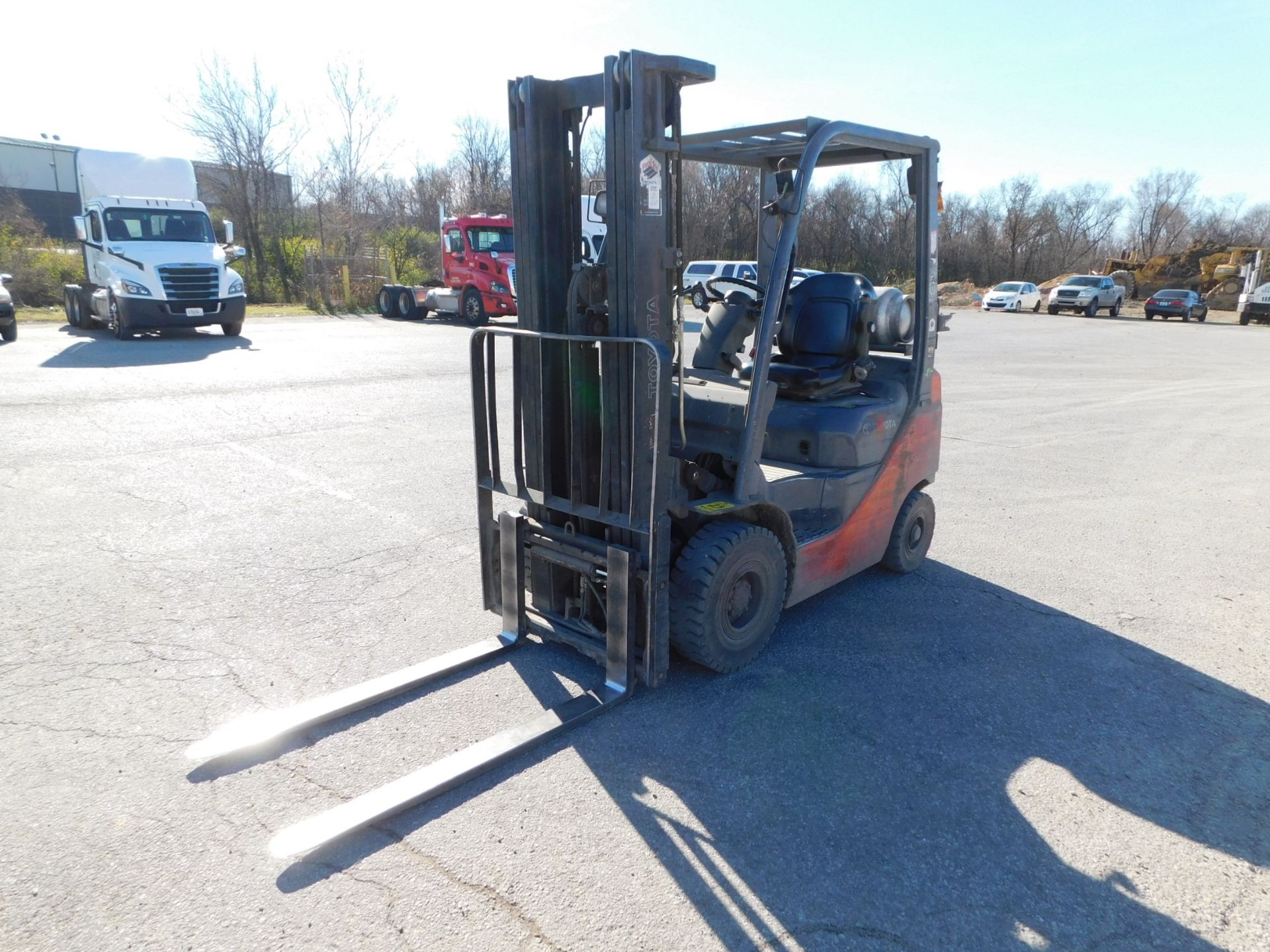 Toyota 8FGU15 Fork Lift Truck, SN 64658, 2,500 lb. Max. Load Capacity, LP Gas Engine, Overhead - Image 3 of 21