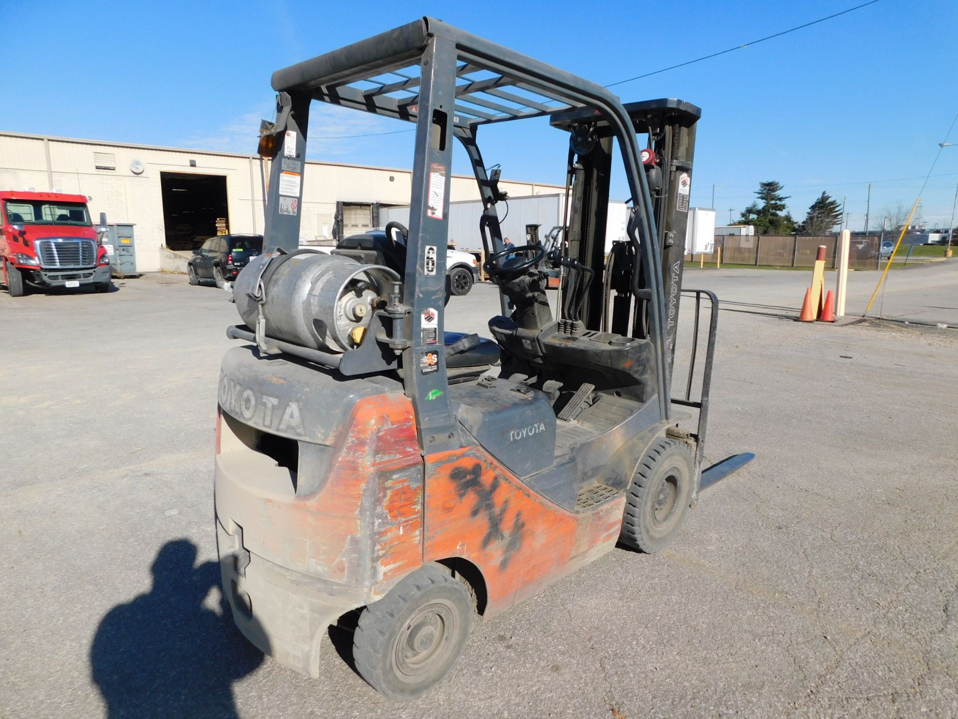 Toyota 8FGU15 Fork Lift Truck, SN 64658, 2,500 lb. Max. Load Capacity, LP Gas Engine, Overhead - Image 7 of 21