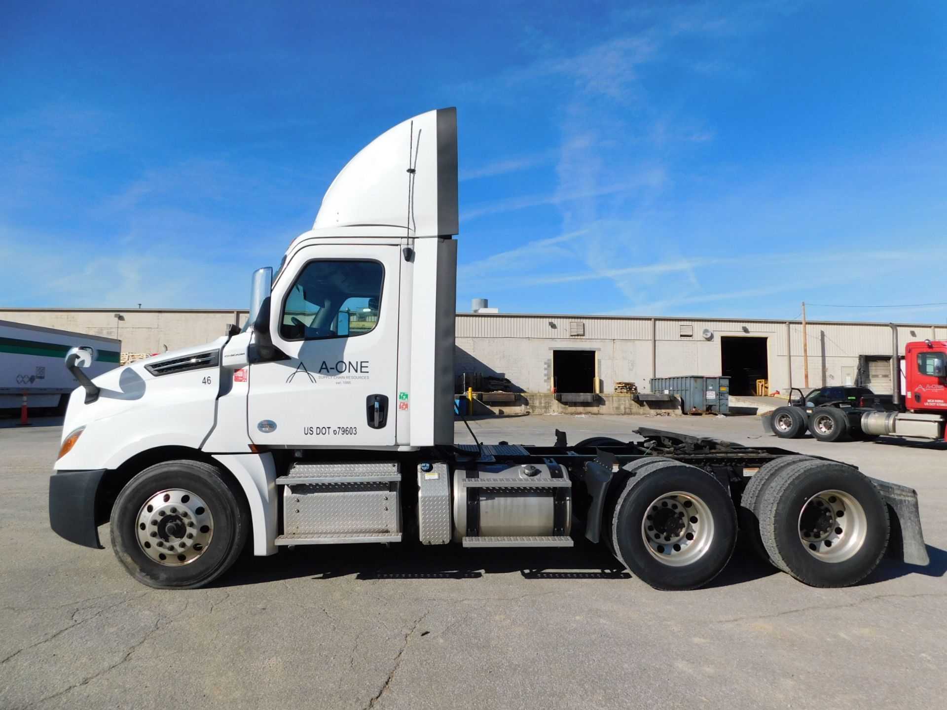 2019 Freightliner Tandem Axle Cascadia 126 Truck Tractor, Day Cab, 525 HP Detroit DD13 Diesel - Image 2 of 25