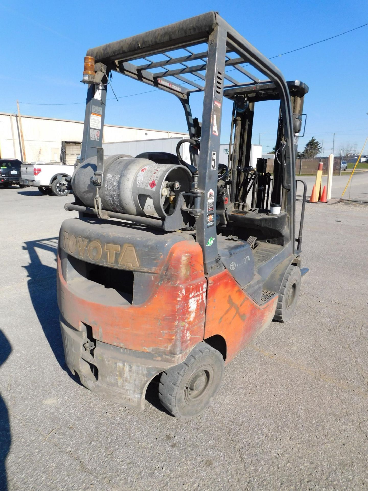 Toyota 8FGU15 Fork Lift Truck, SN 64661, 2,500 lb. Max. Load Capacity, LP Gas Engine, Overhead - Image 6 of 20