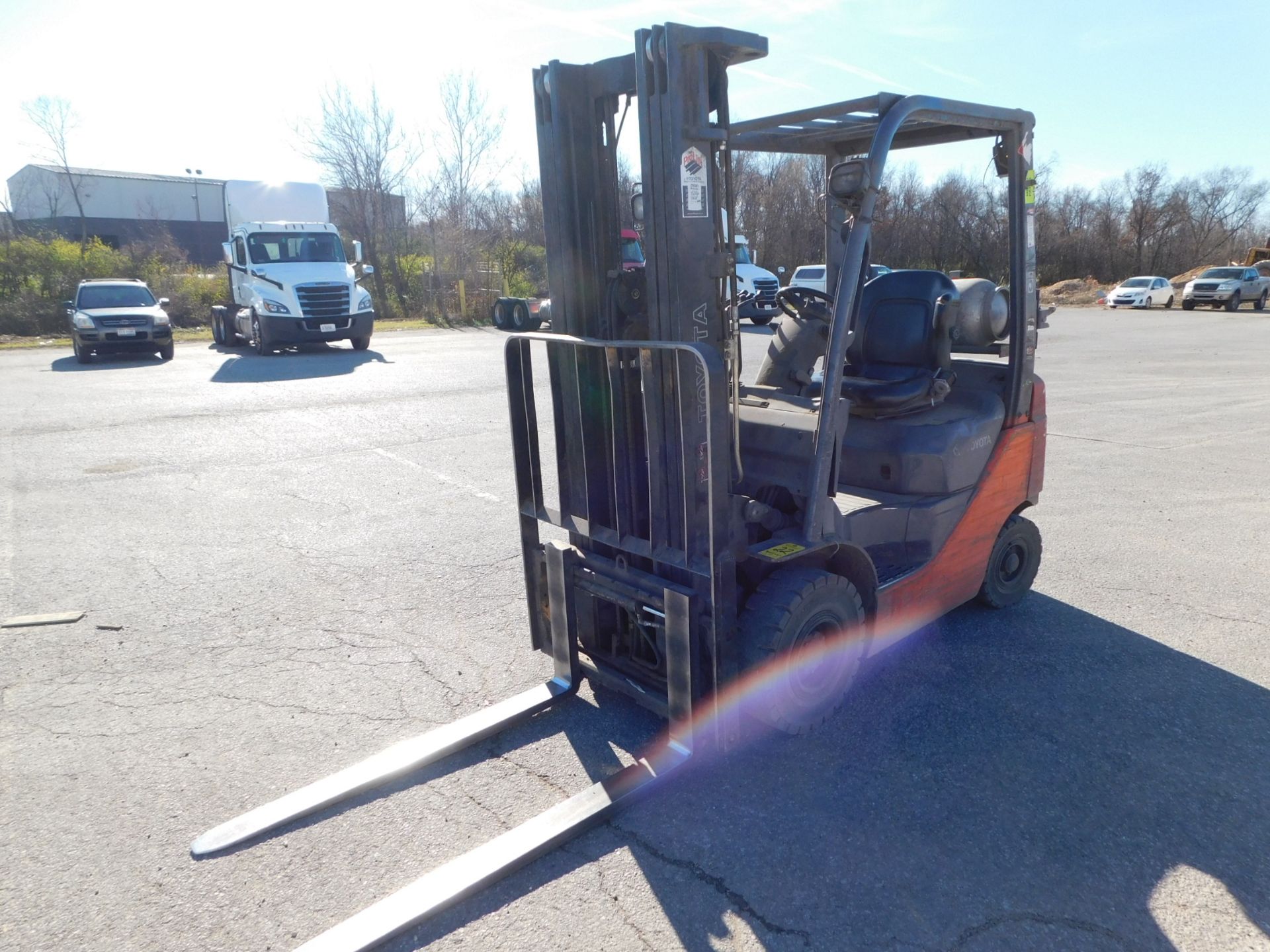 Toyota 8FGU15 Fork Lift Truck, SN 64661, 2,500 lb. Max. Load Capacity, LP Gas Engine, Overhead - Image 3 of 20