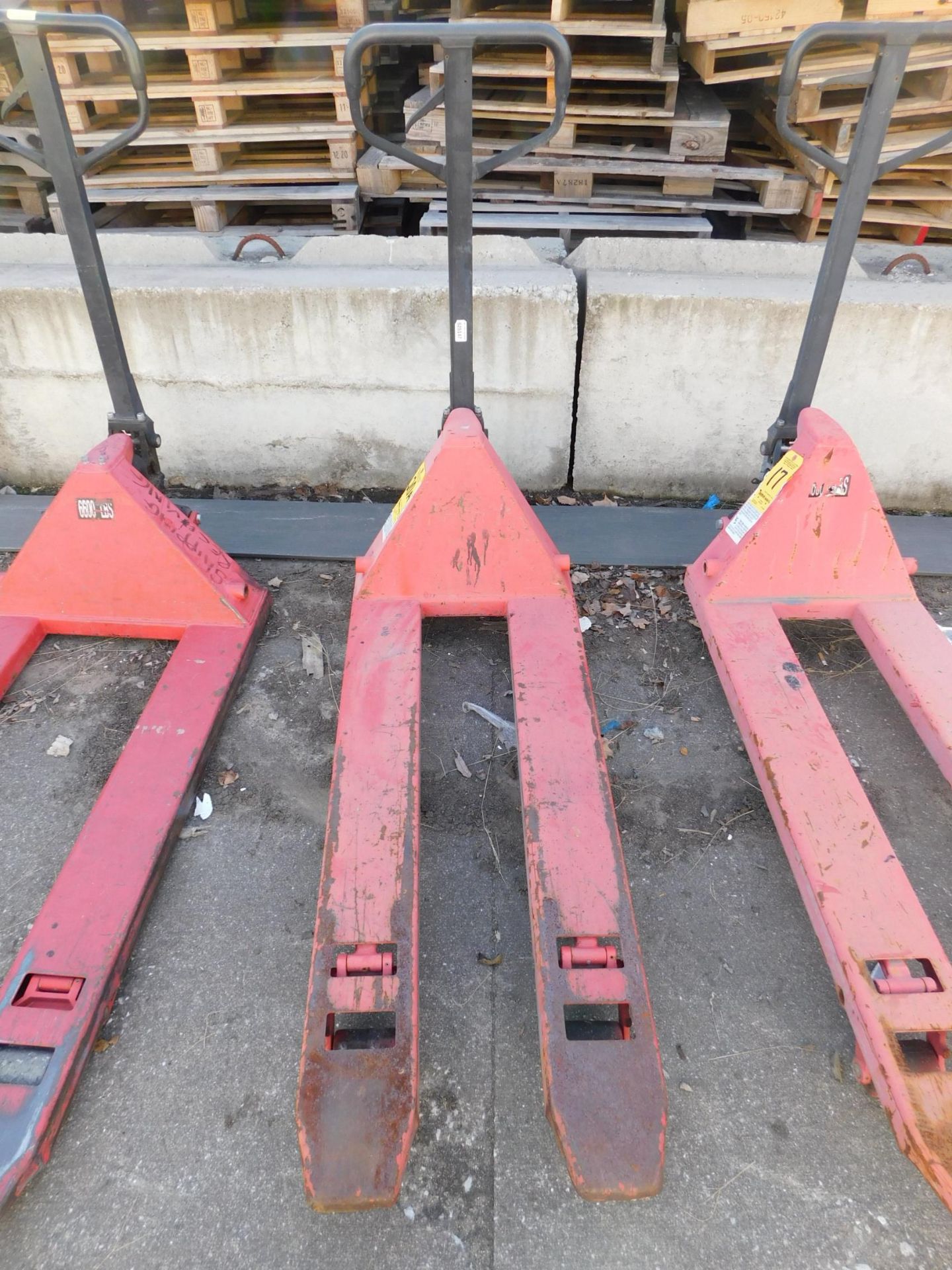 Pallet Jack, 6,600 lb. cap.