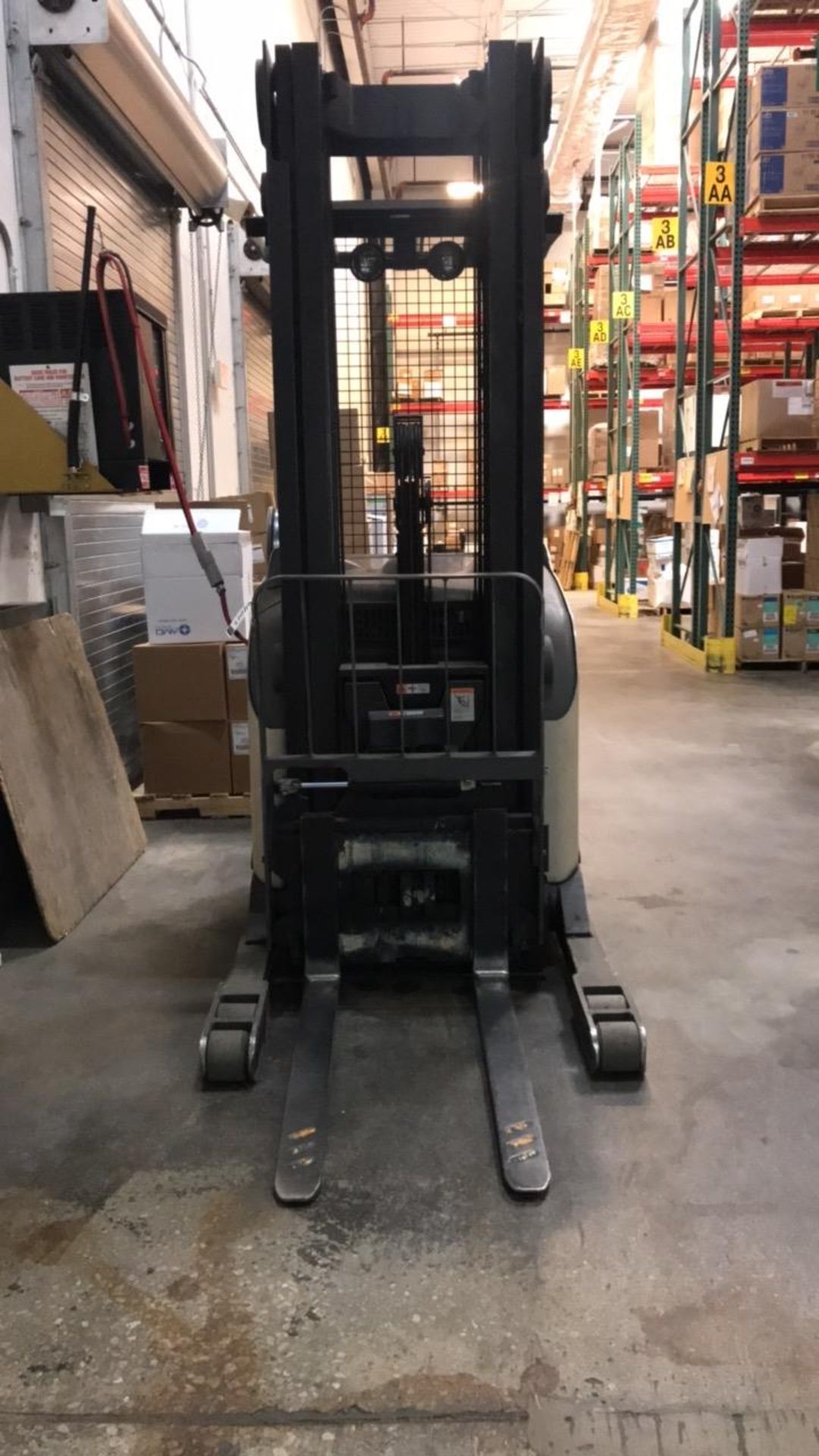 Reach Truck with Battery Charger - Image 2 of 9