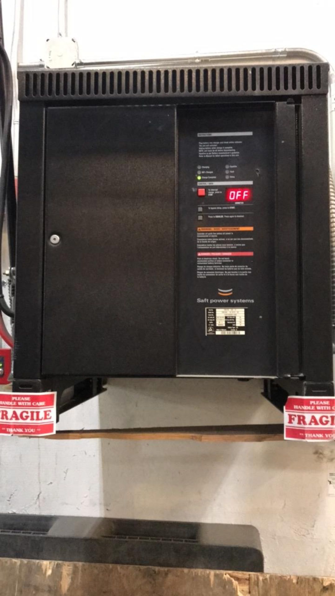 Reach Truck with Battery Charger - Image 8 of 9