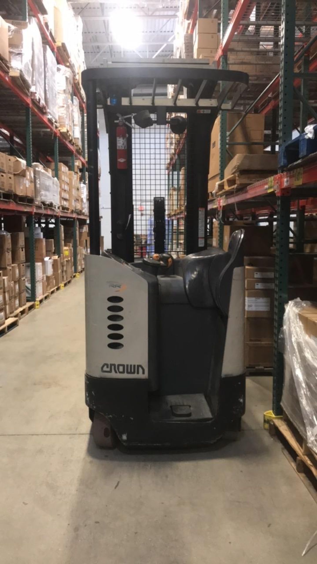 Reach Truck with Battery Charger - Image 3 of 7