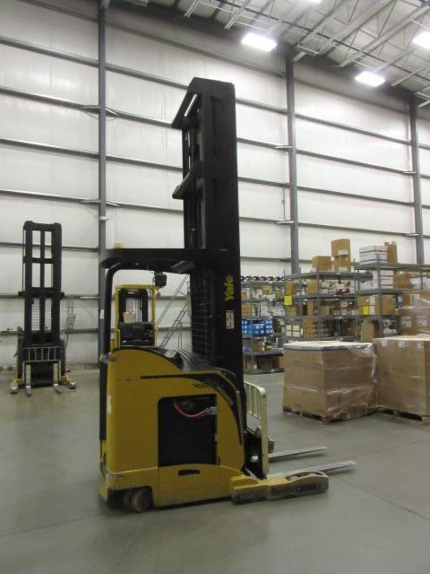 Yale Stand Up Reach Lift Truck - Image 4 of 7