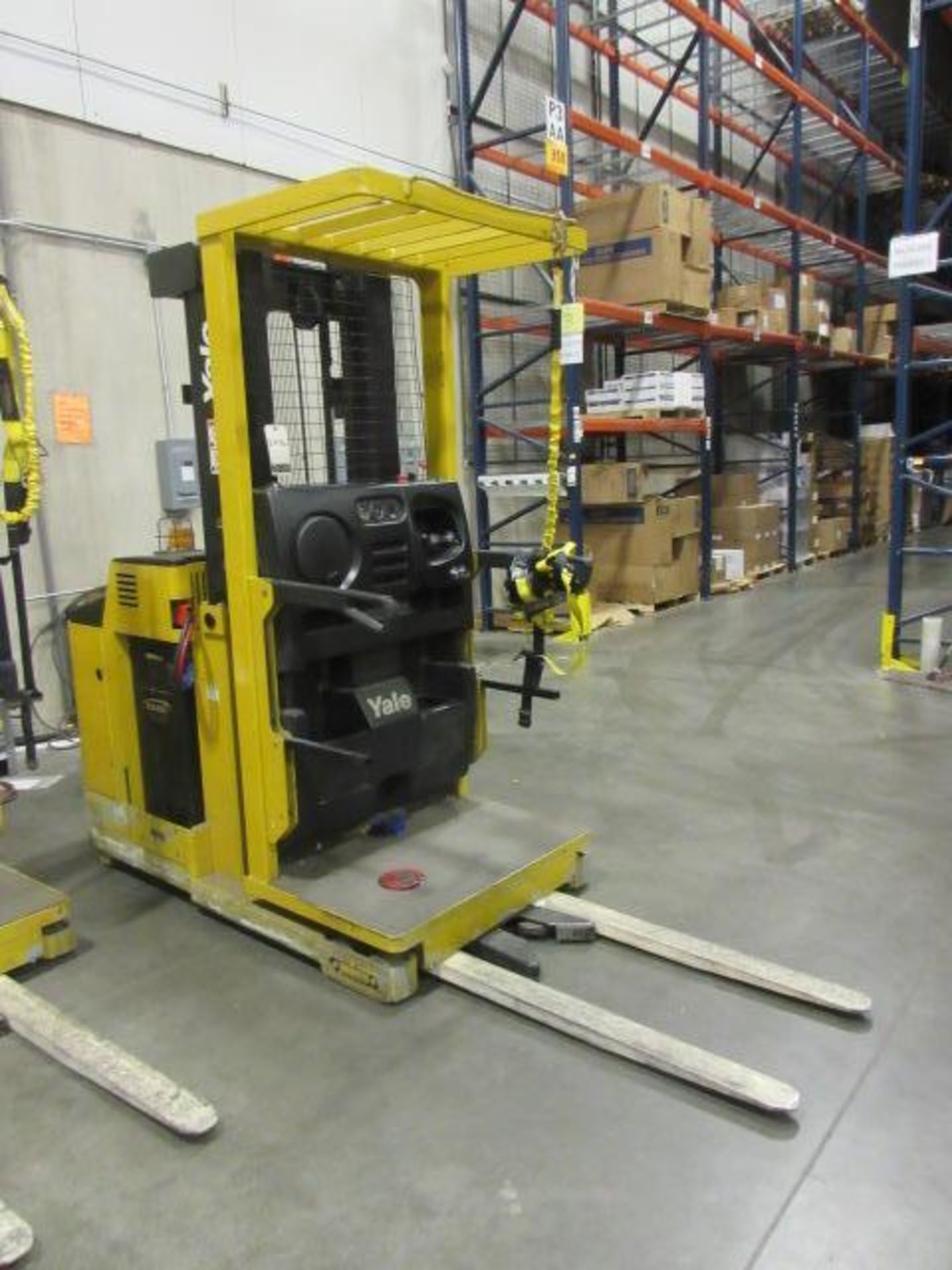 Yale Stand Up Order Picker Lift - Image 3 of 7