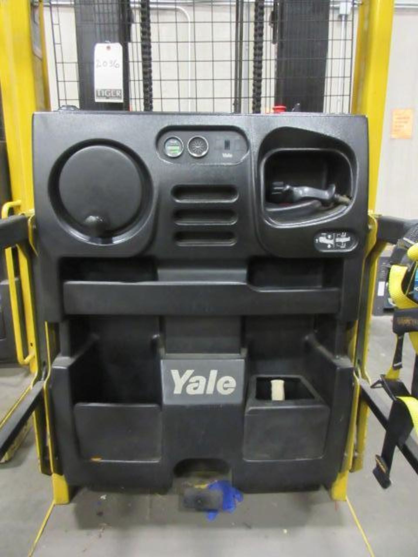 Yale Stand Up Order Picker Lift - Image 6 of 7
