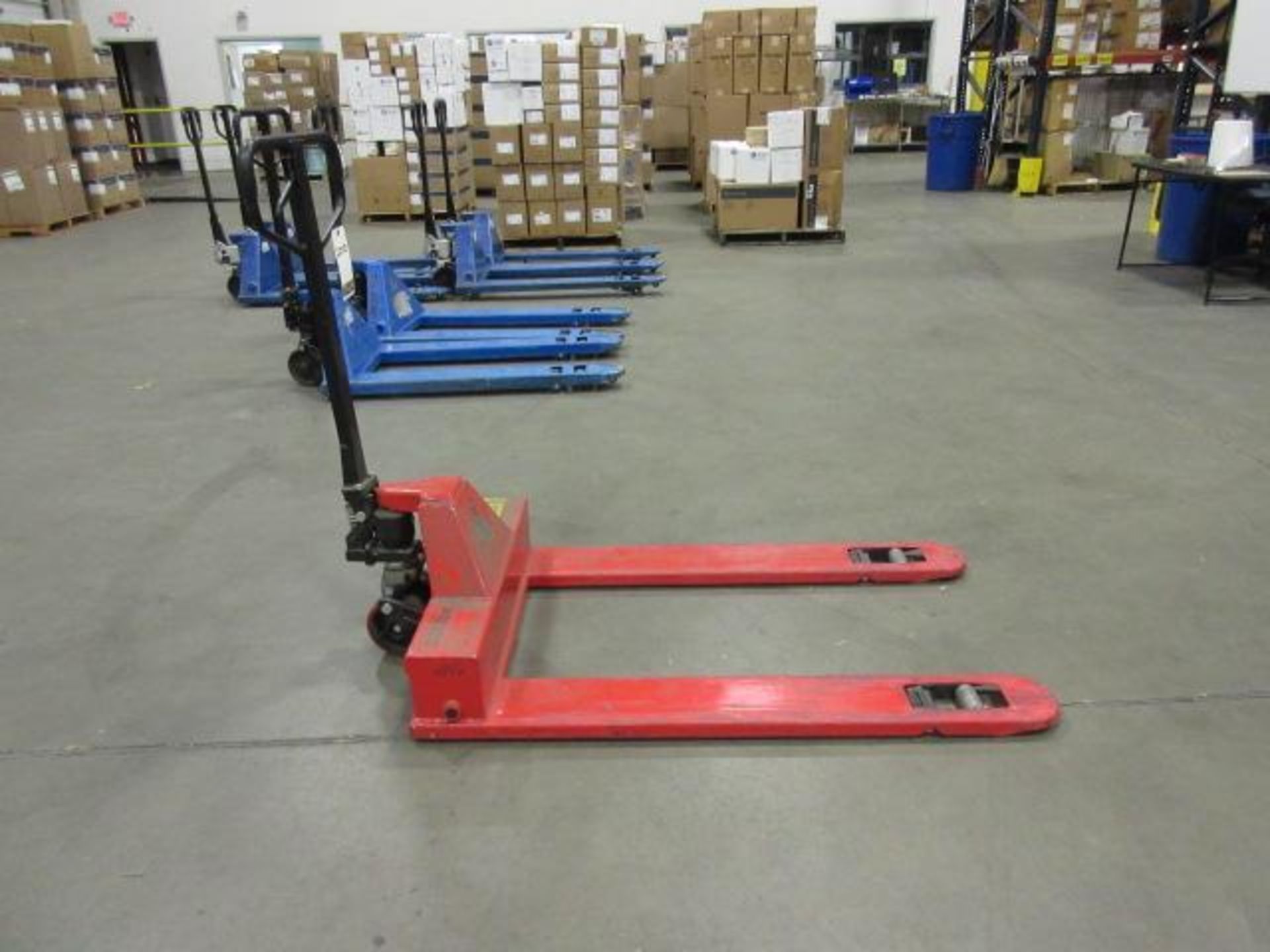 Westco 4-Way Pallet Truck - Image 3 of 4