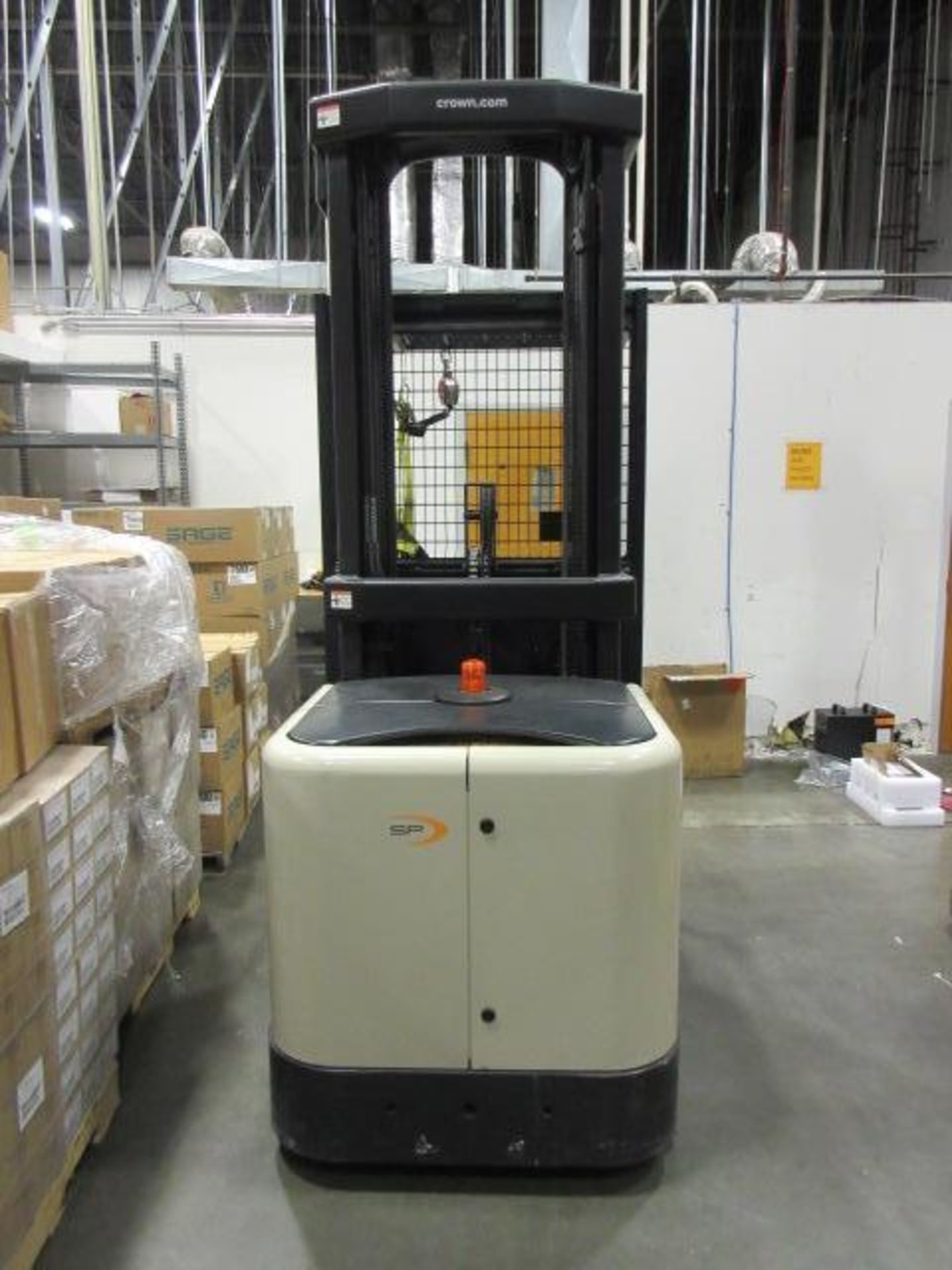 Crown Stand Up Order Picker Lift - Image 6 of 10