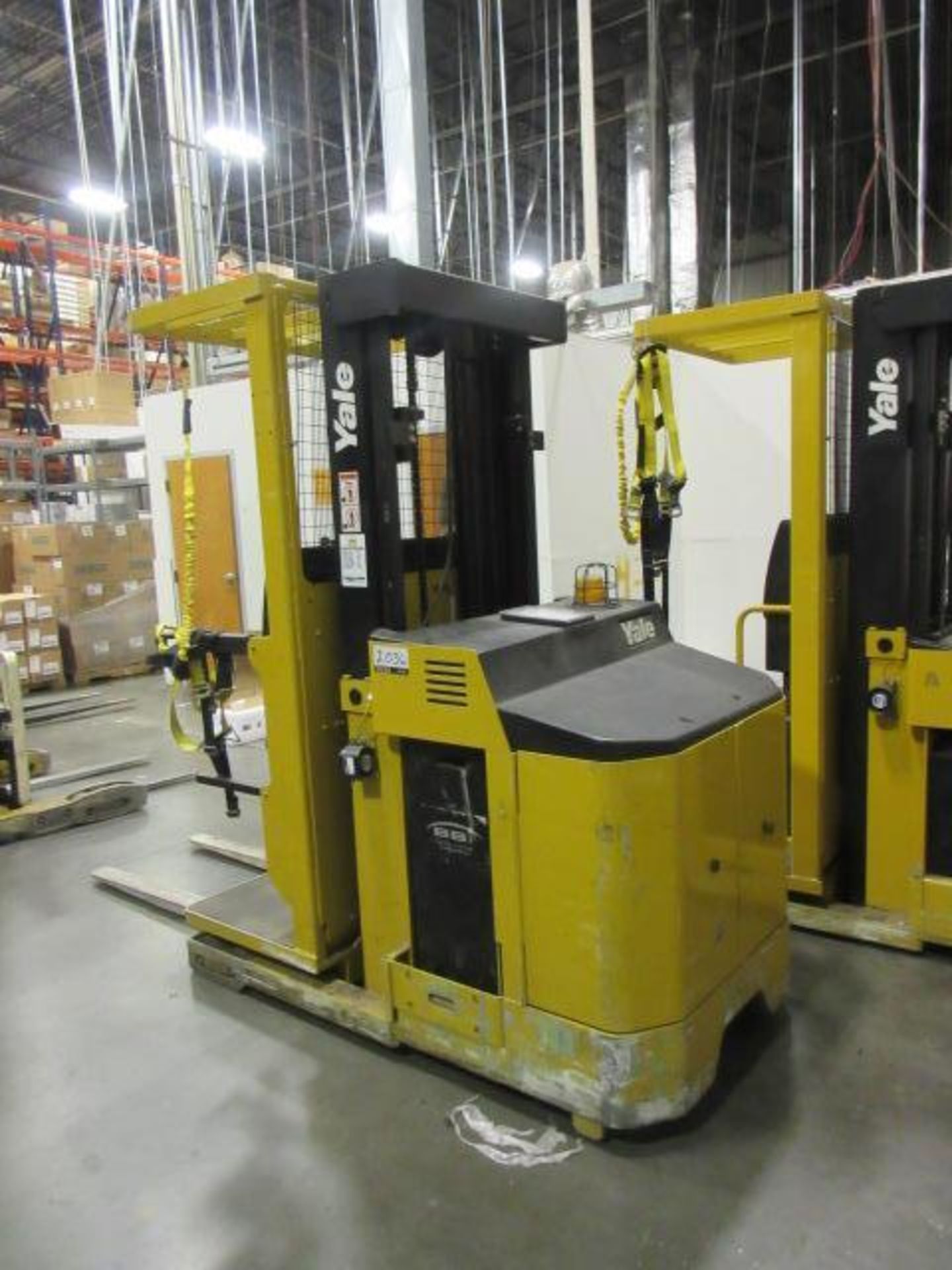 Yale Stand Up Order Picker Lift - Image 5 of 7