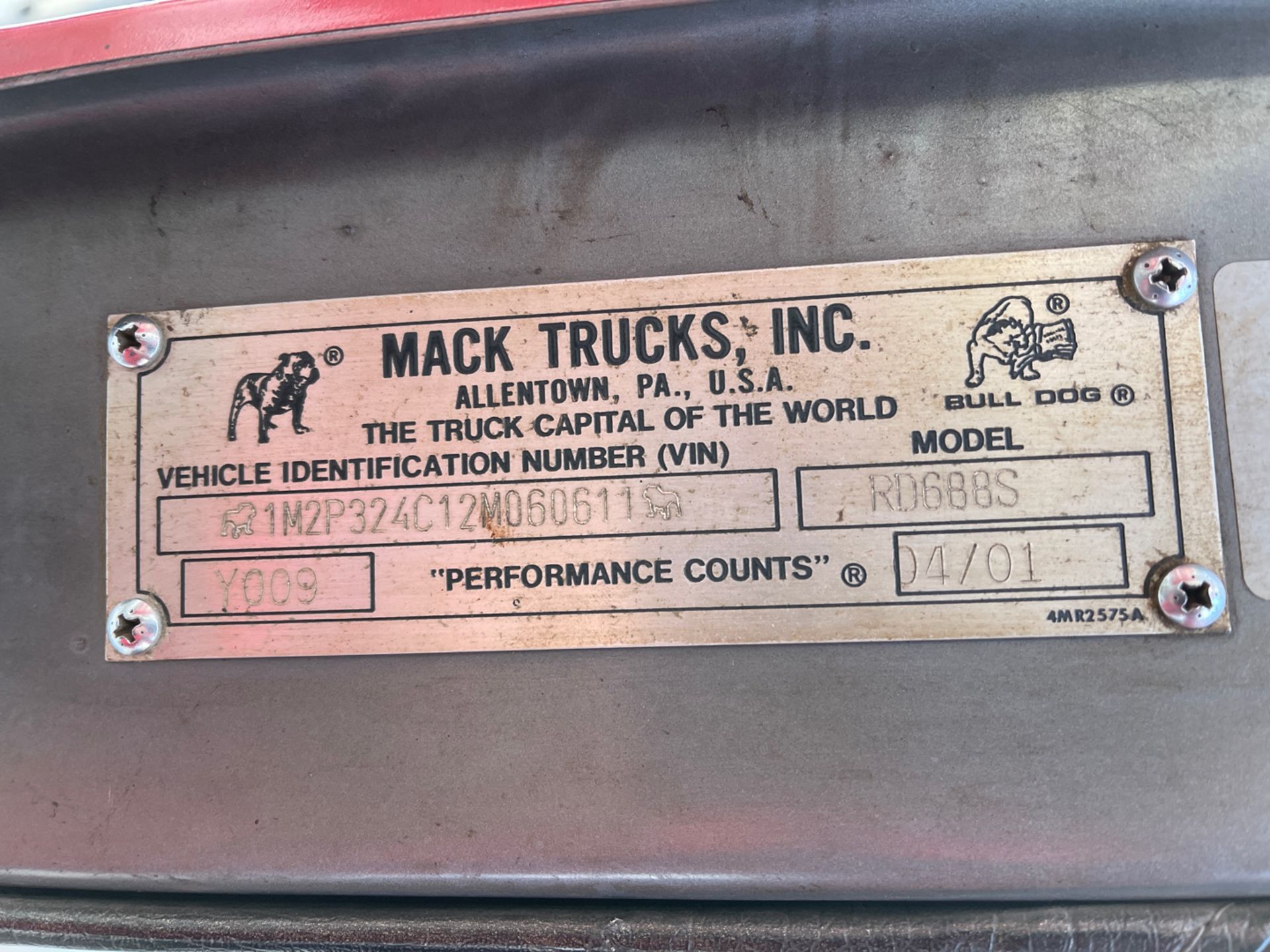 2002 Mack 600 Dump Truck - Image 7 of 8